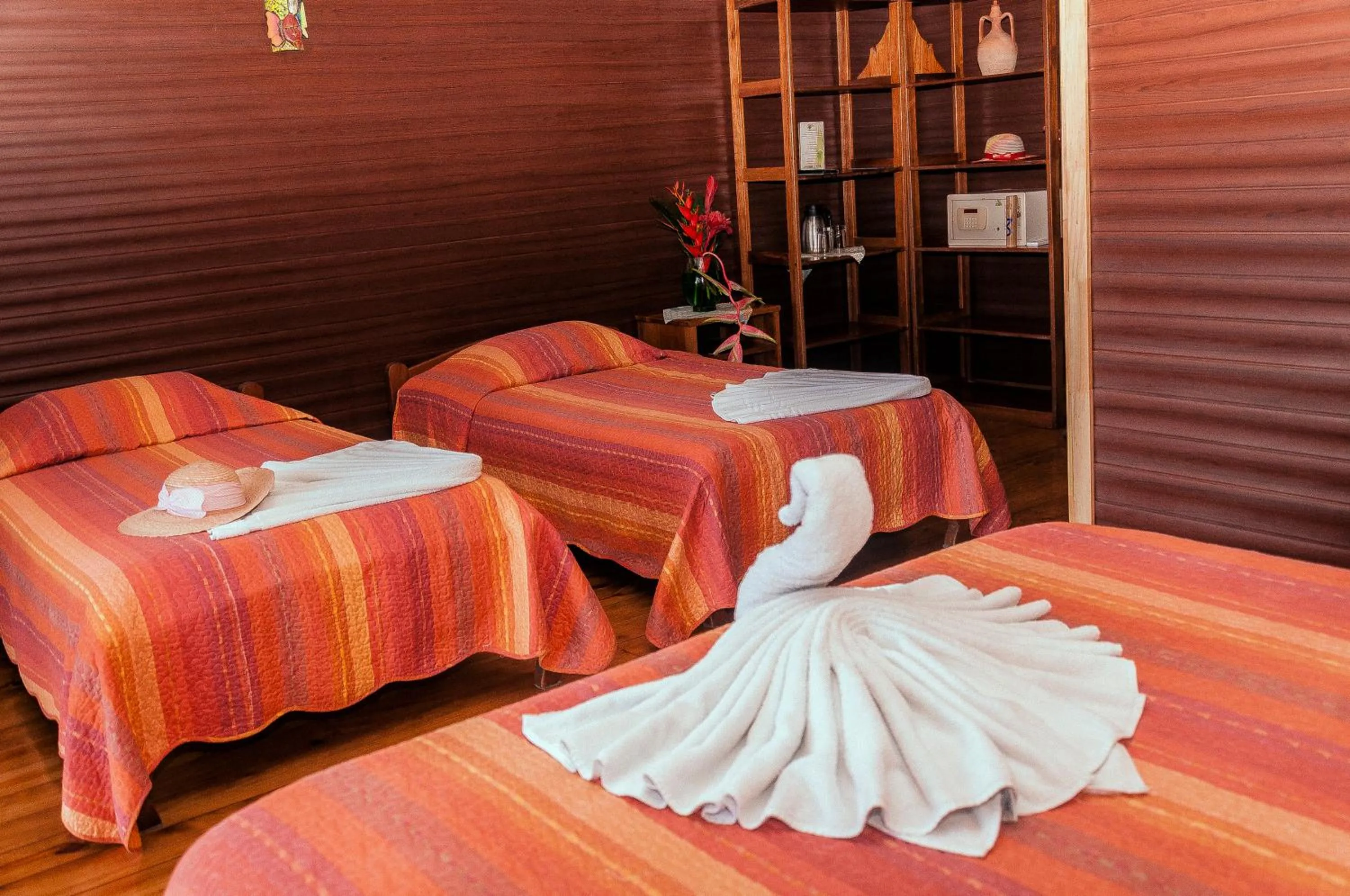 Photo of the whole room, Bed in Pirate Cove