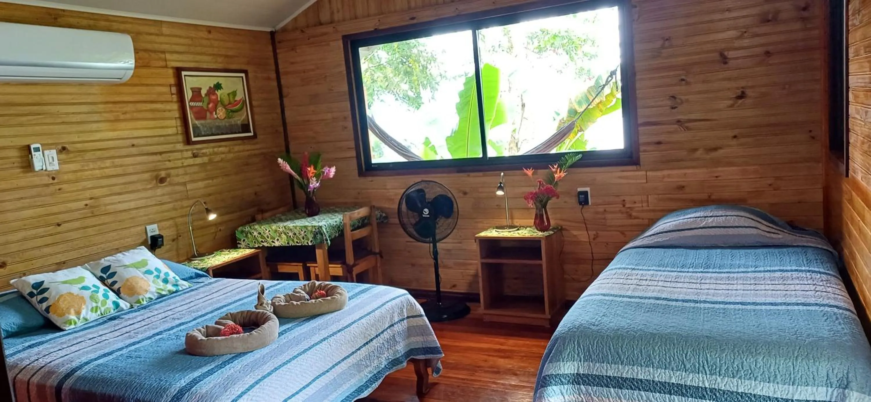 Bedroom, Bed in Pirate Cove