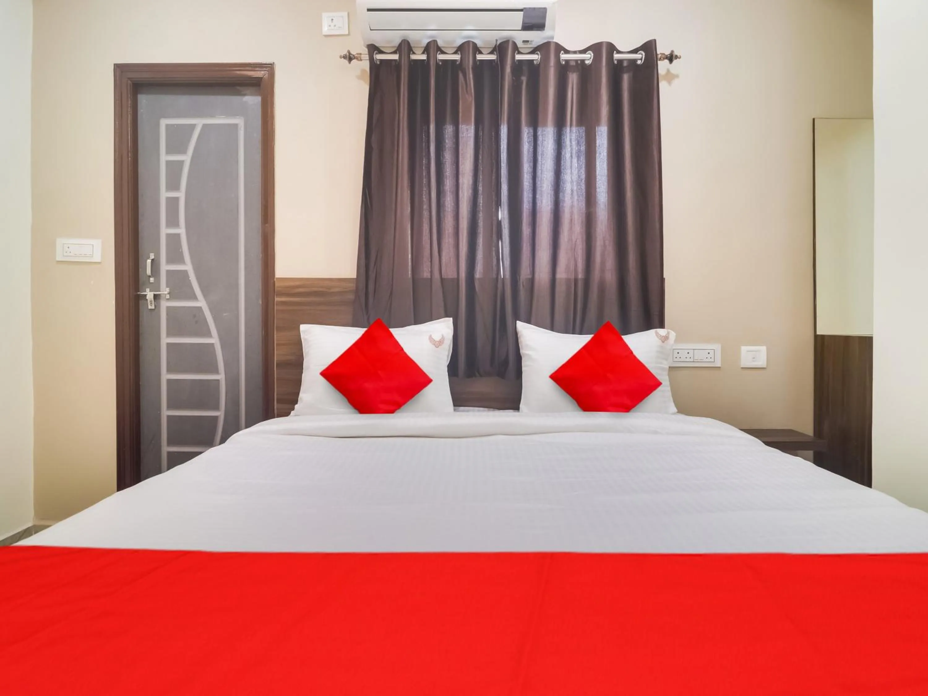 Bedroom, Bed in Super Hotel O RED STONE