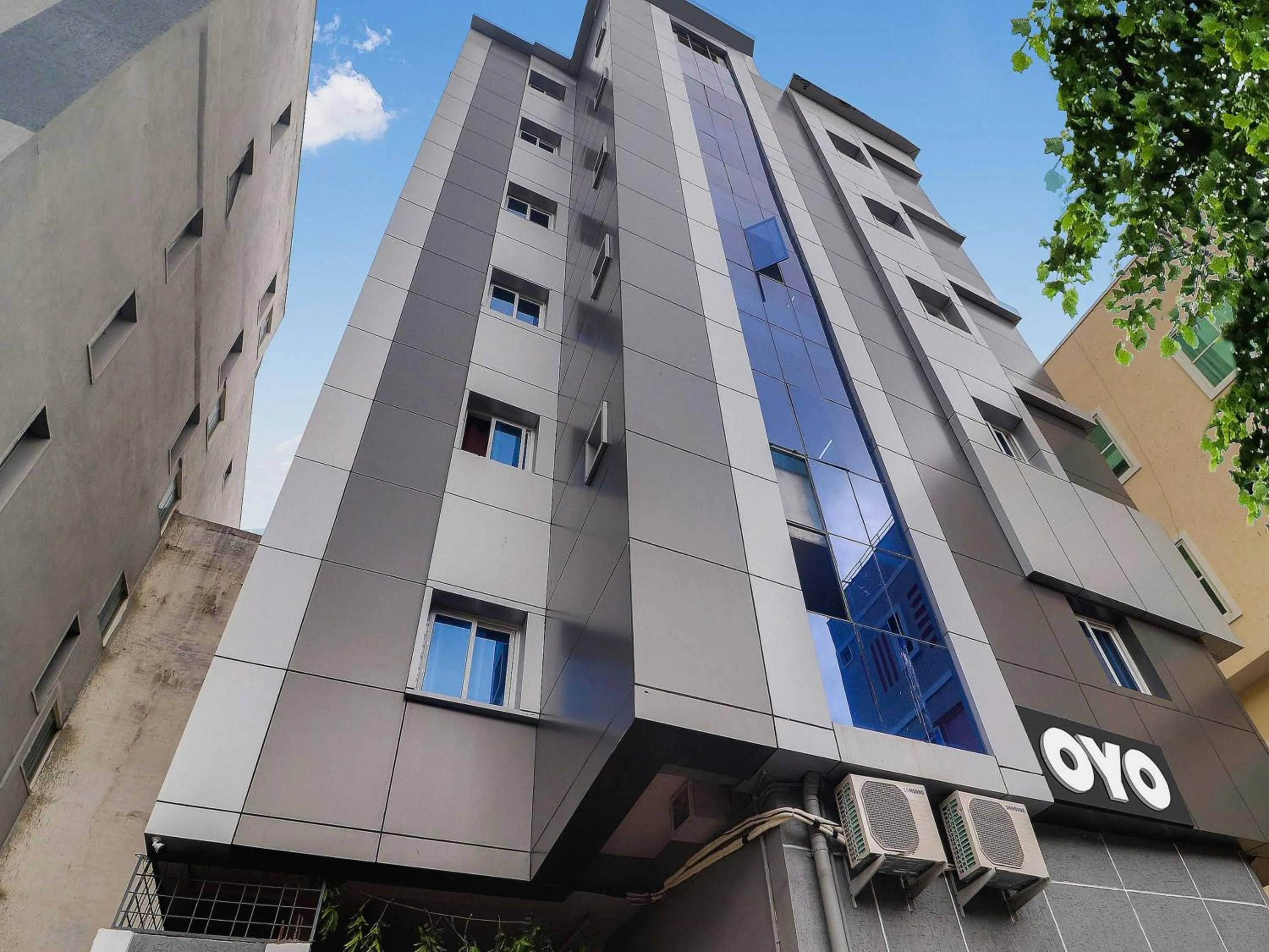 Facade/entrance in Super Hotel O RED STONE