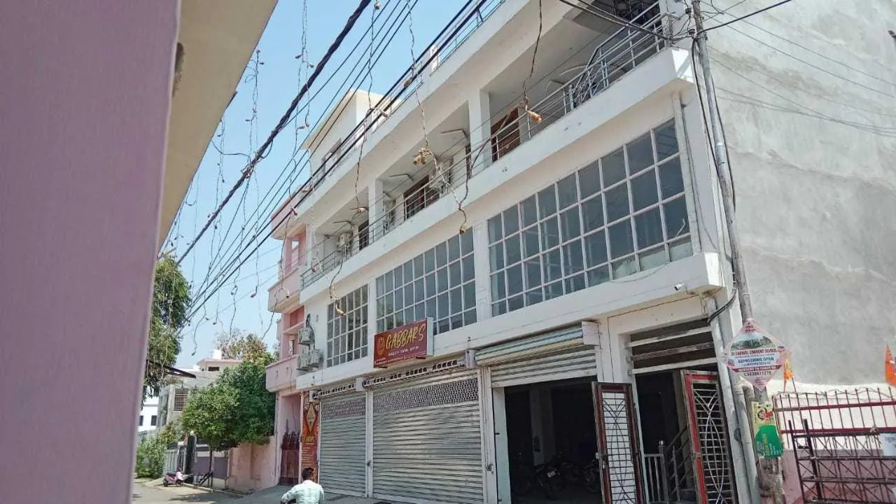 Facade/entrance in Hotel O Gabbar's