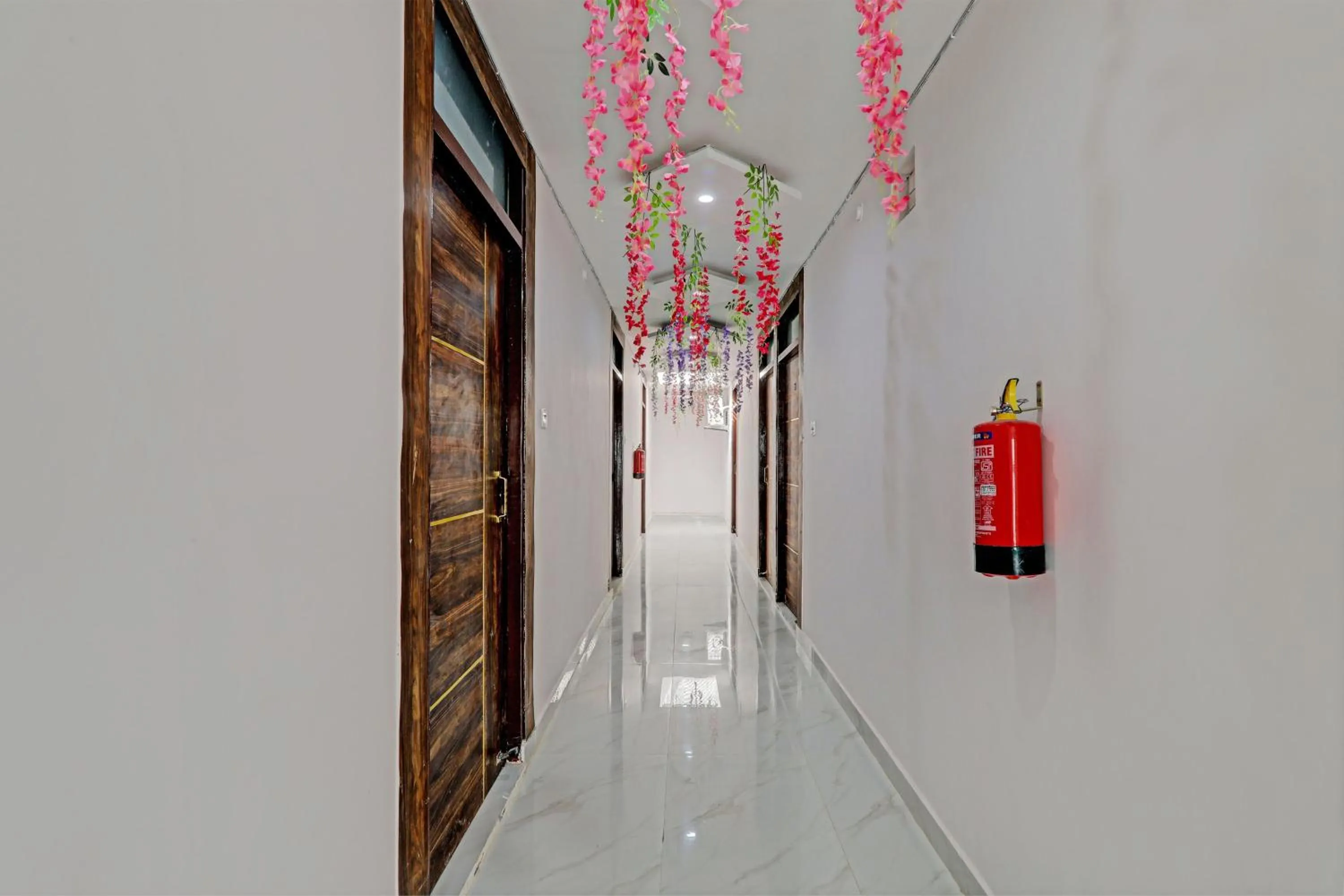 Lobby or reception in Hotel O Raghav & Banquet