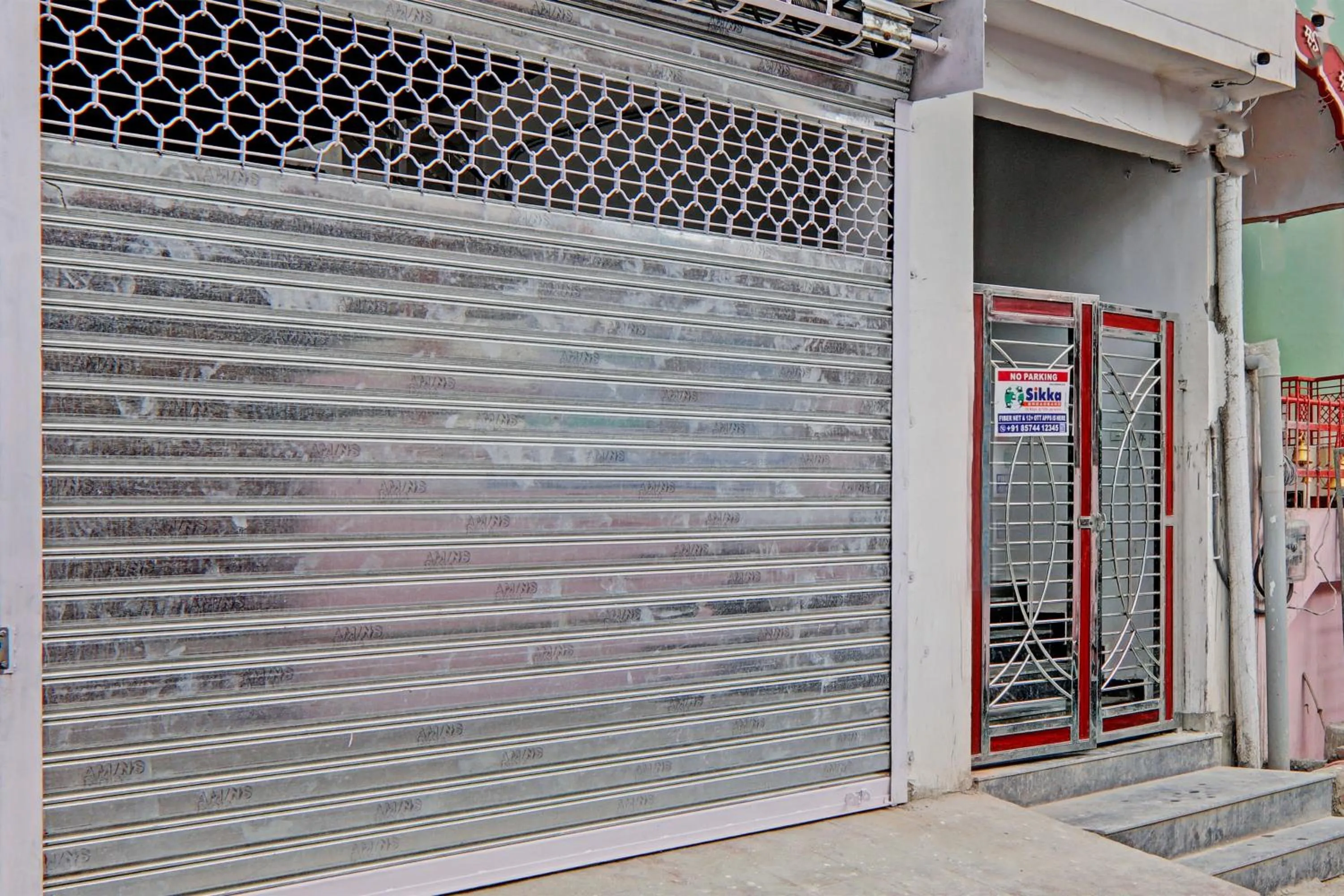 Facade/entrance in Hotel O Raghav & Banquet