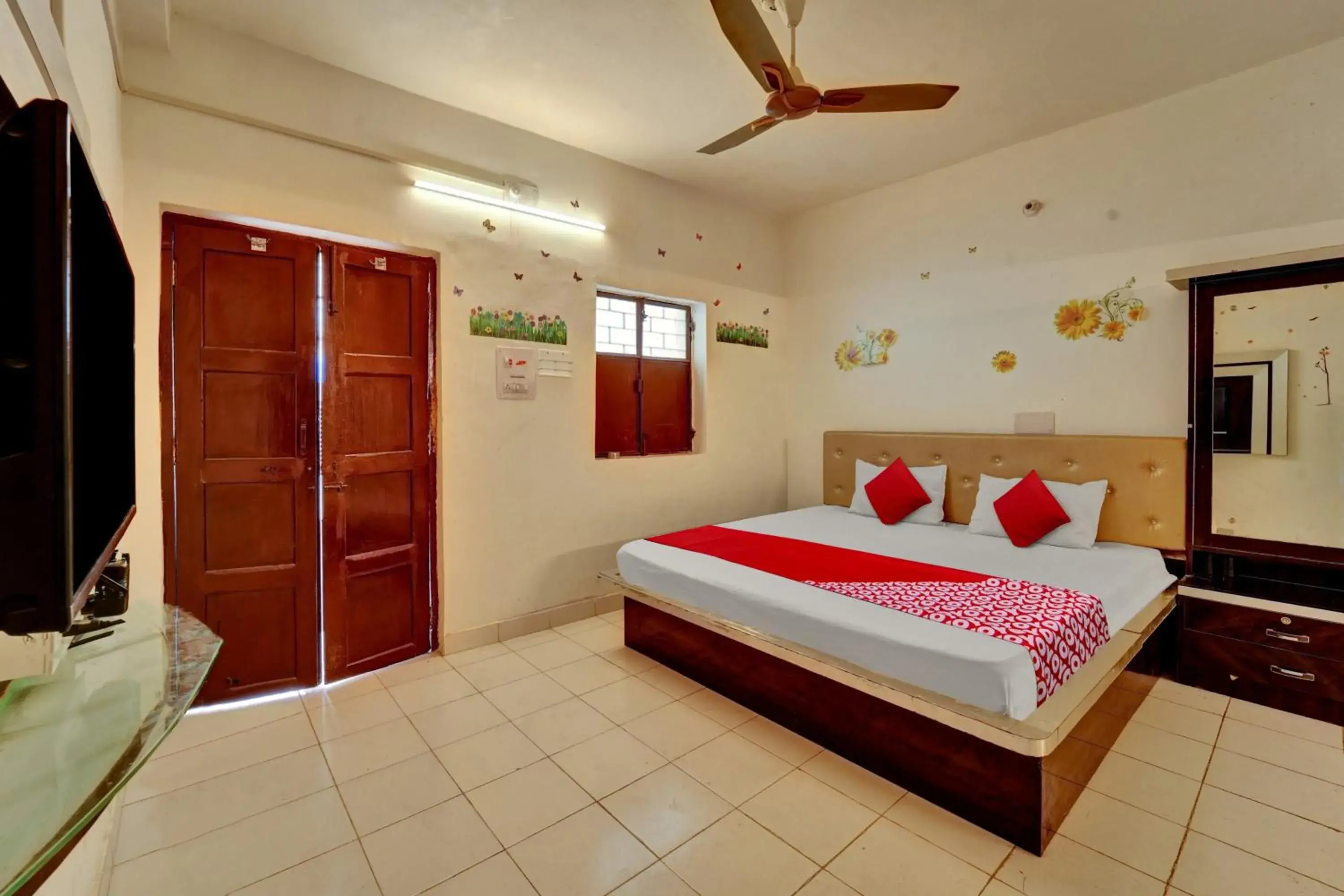 Bedroom in Hotel O Vaishali Garden Bedroom in Hotel O Vaishali Garden