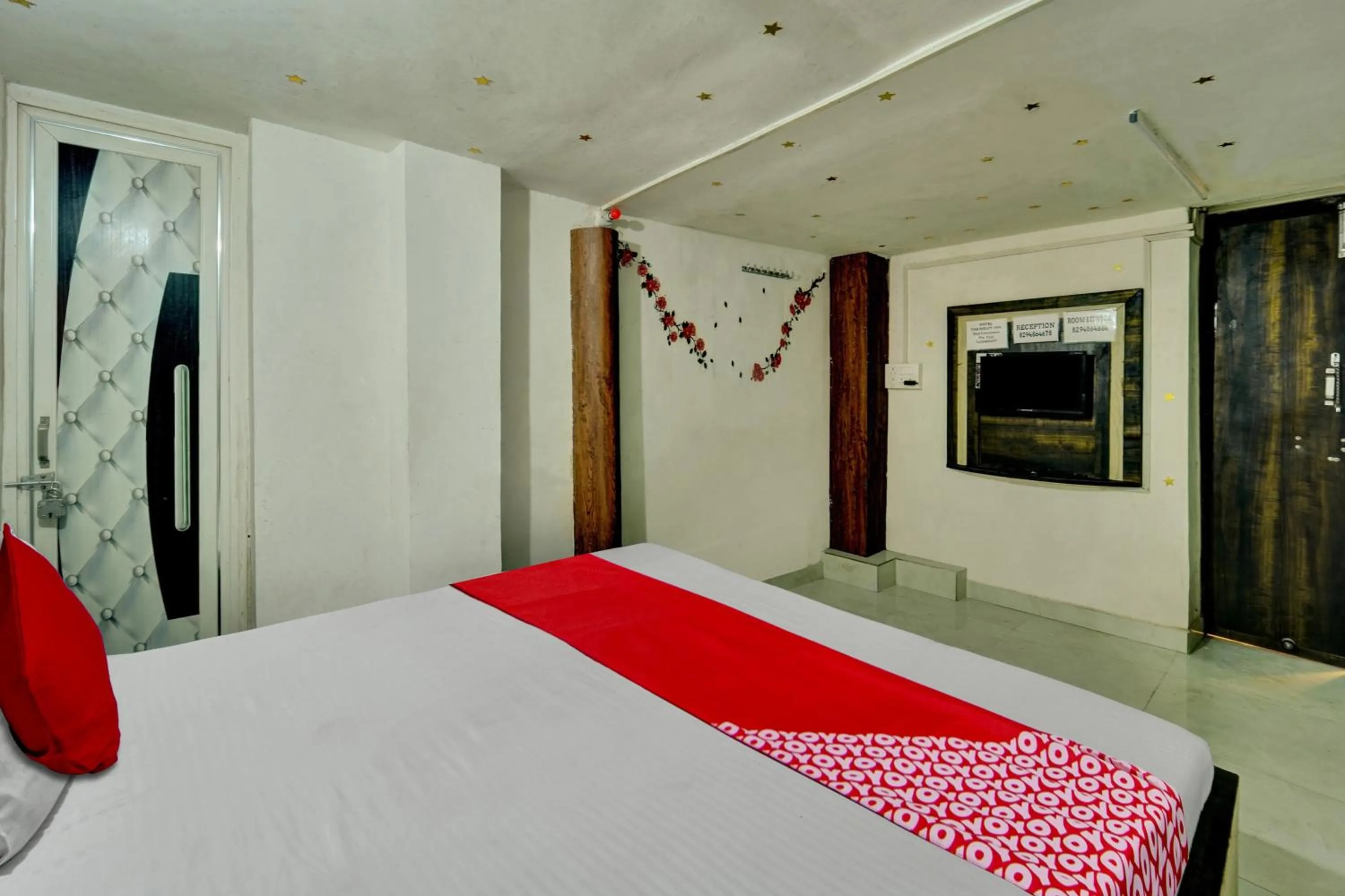 Bedroom in Hotel O Vaishali Garden