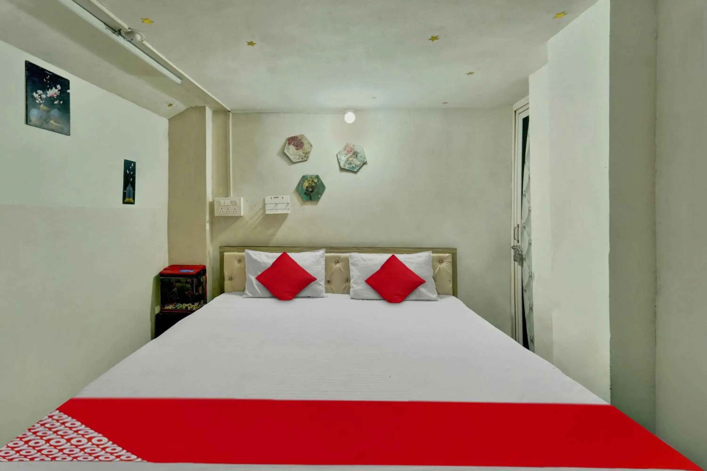 Bedroom in Hotel O Vaishali Garden Bedroom in Hotel O Vaishali Garden