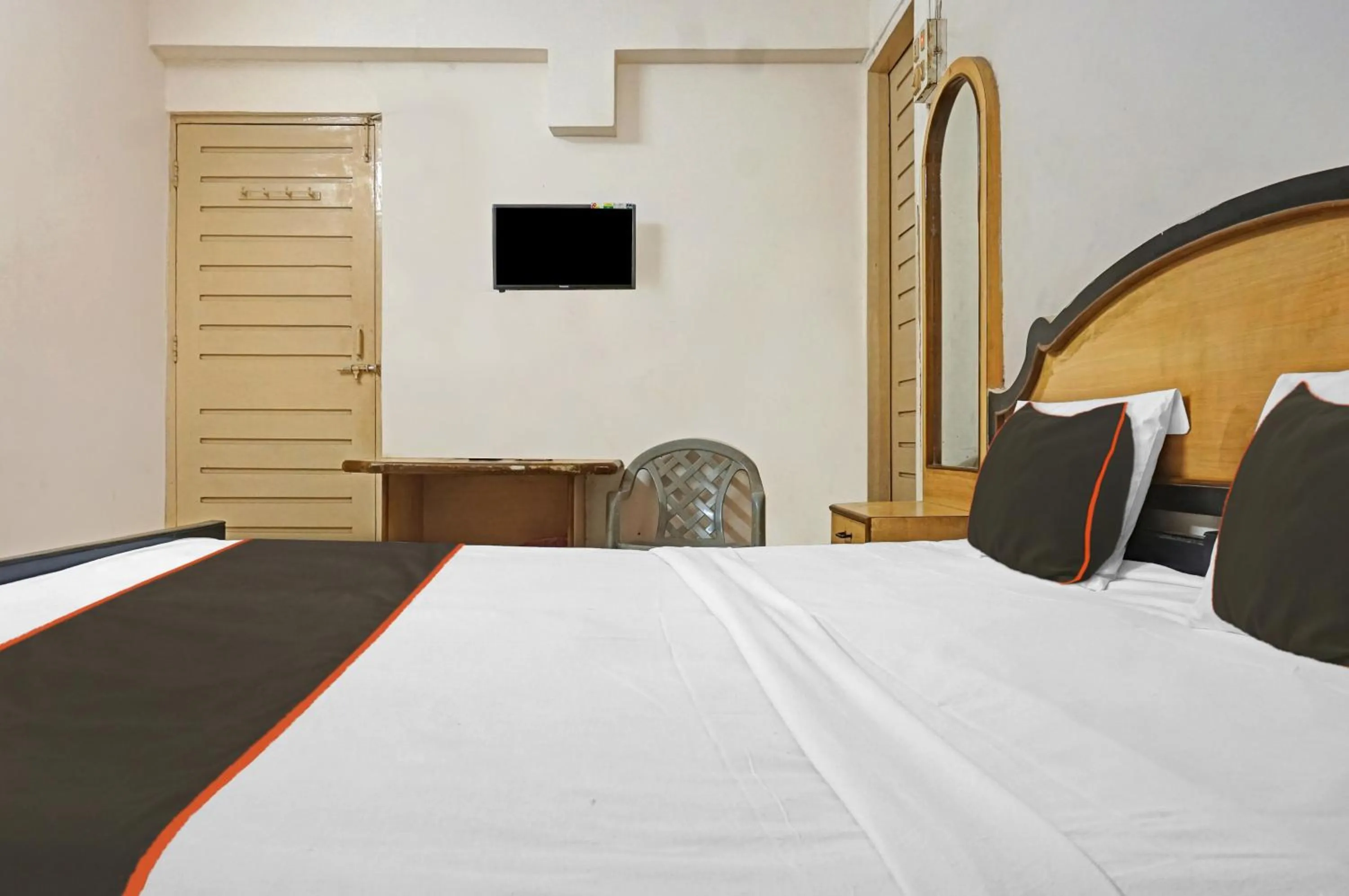 Bedroom in Hotel O Thakkar Lodge