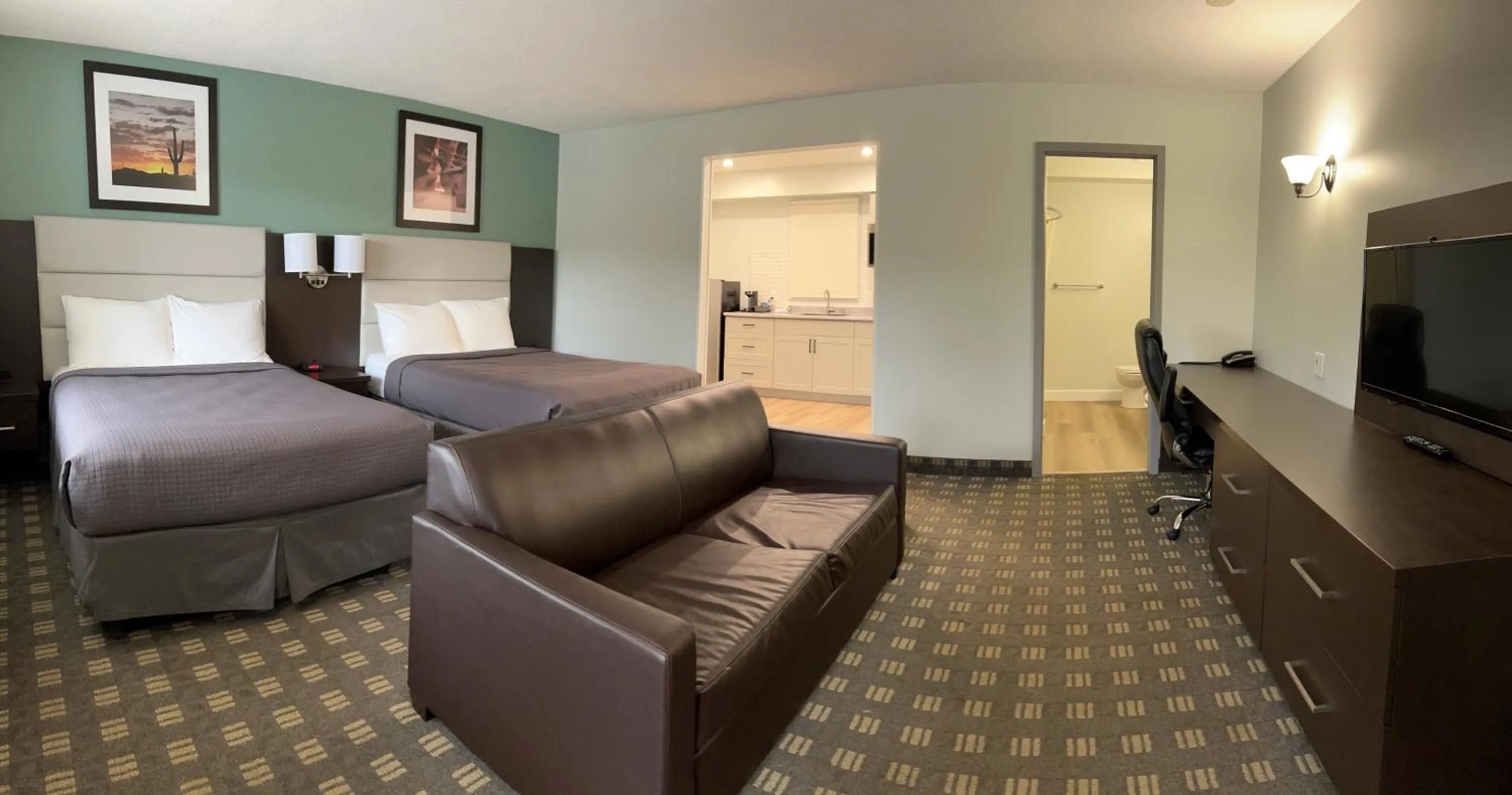 Photo of the whole room in Wellington Inn