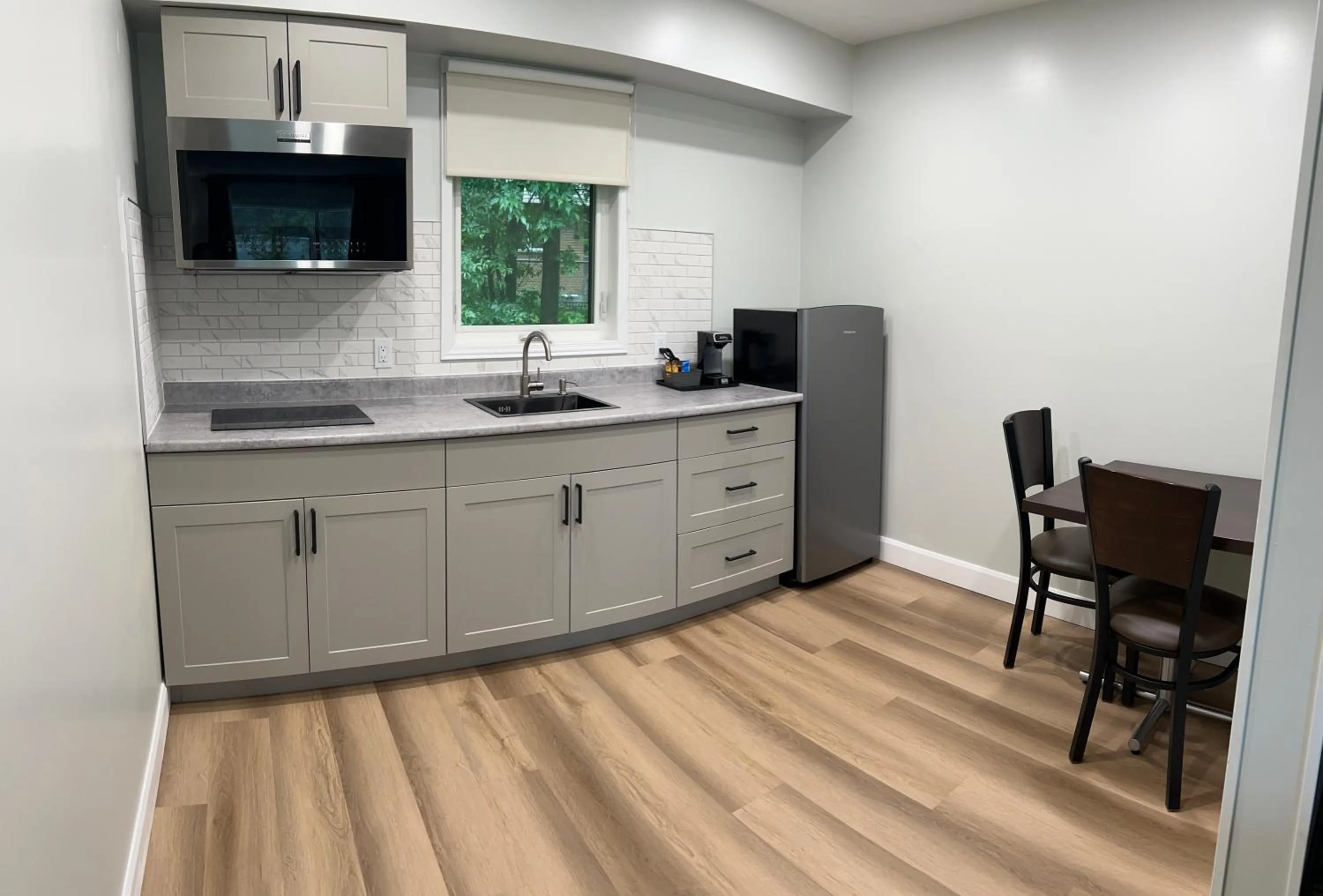 Kitchen or kitchenette in Wellington Inn