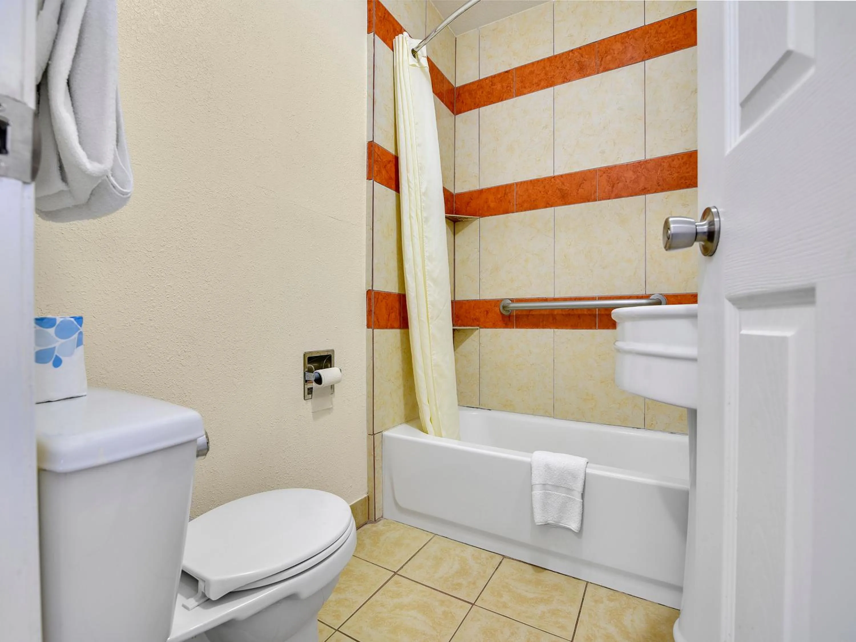 Bathroom in Route 66 Inn