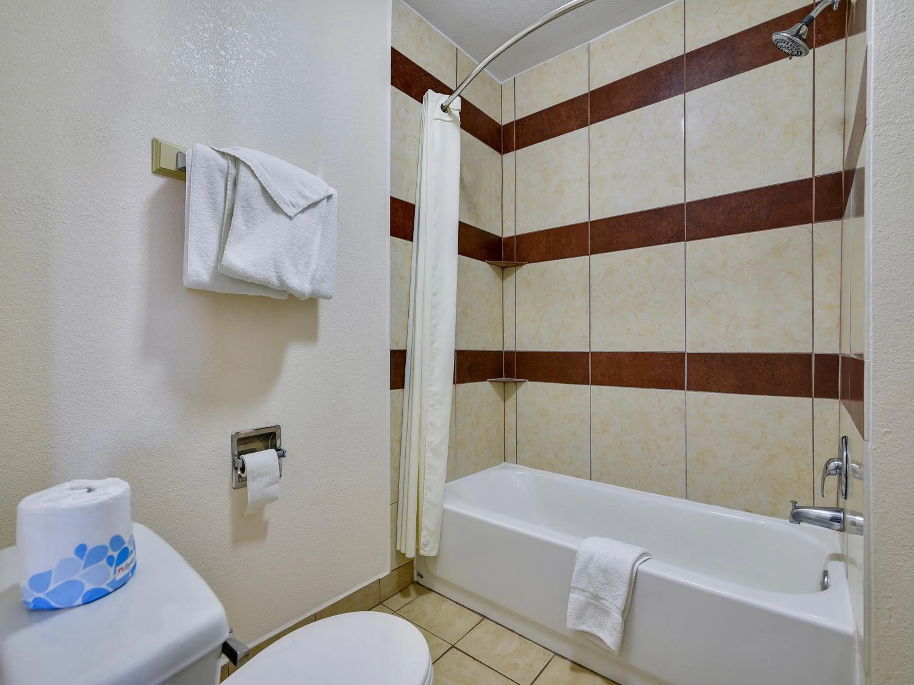 Bathroom in Route 66 Inn