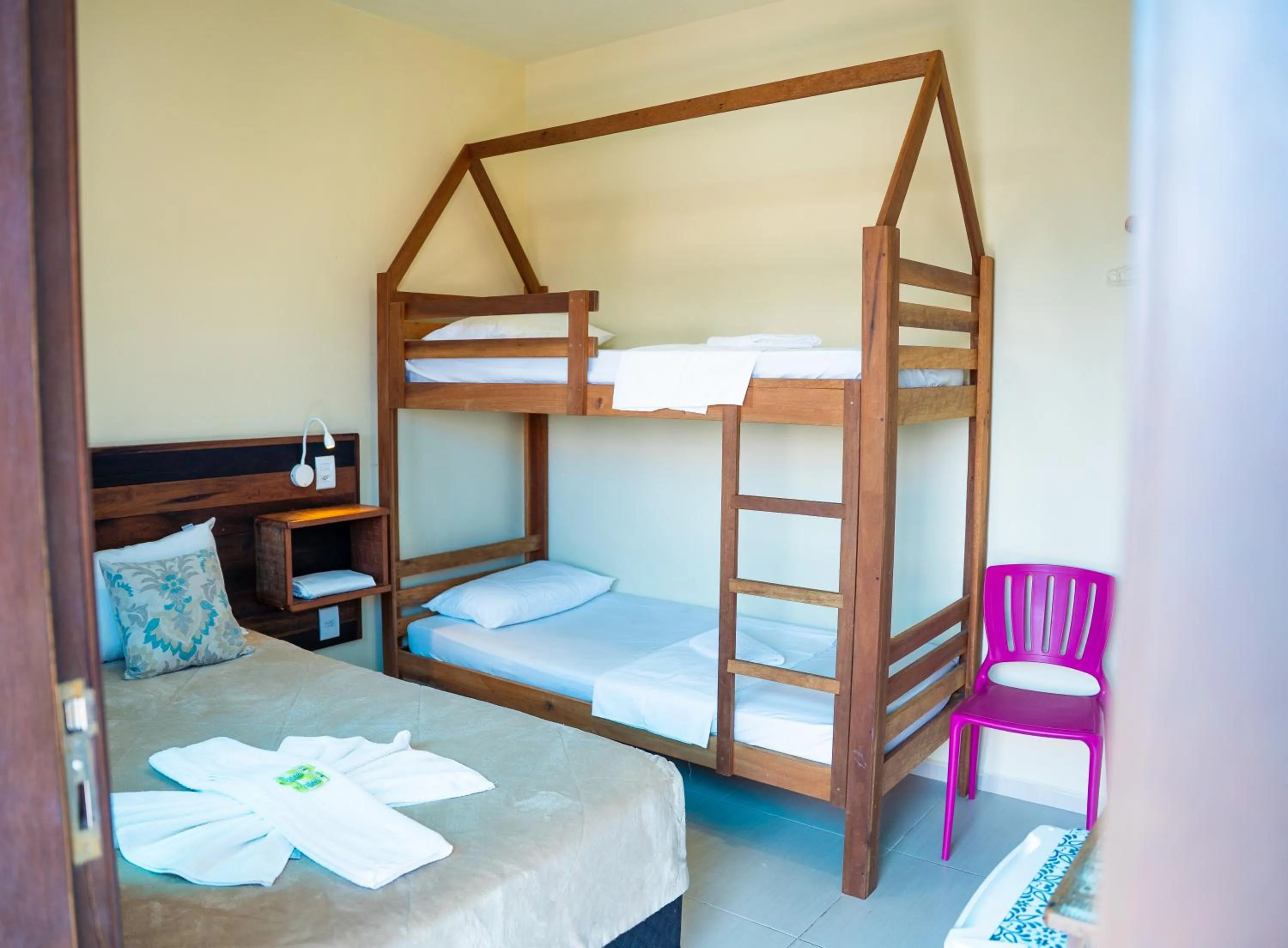 Photo of the whole room, Bed in Pousada Paraíso Tropical