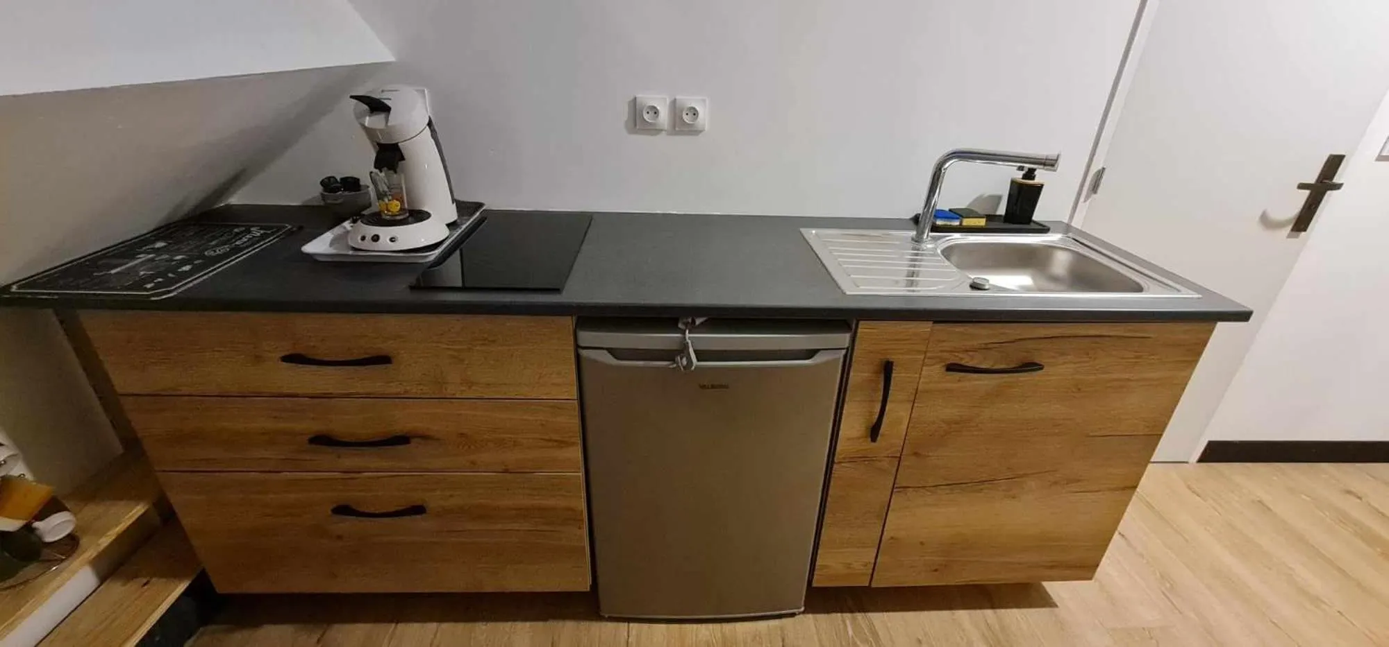 Coffee/tea facilities in Chez Julie