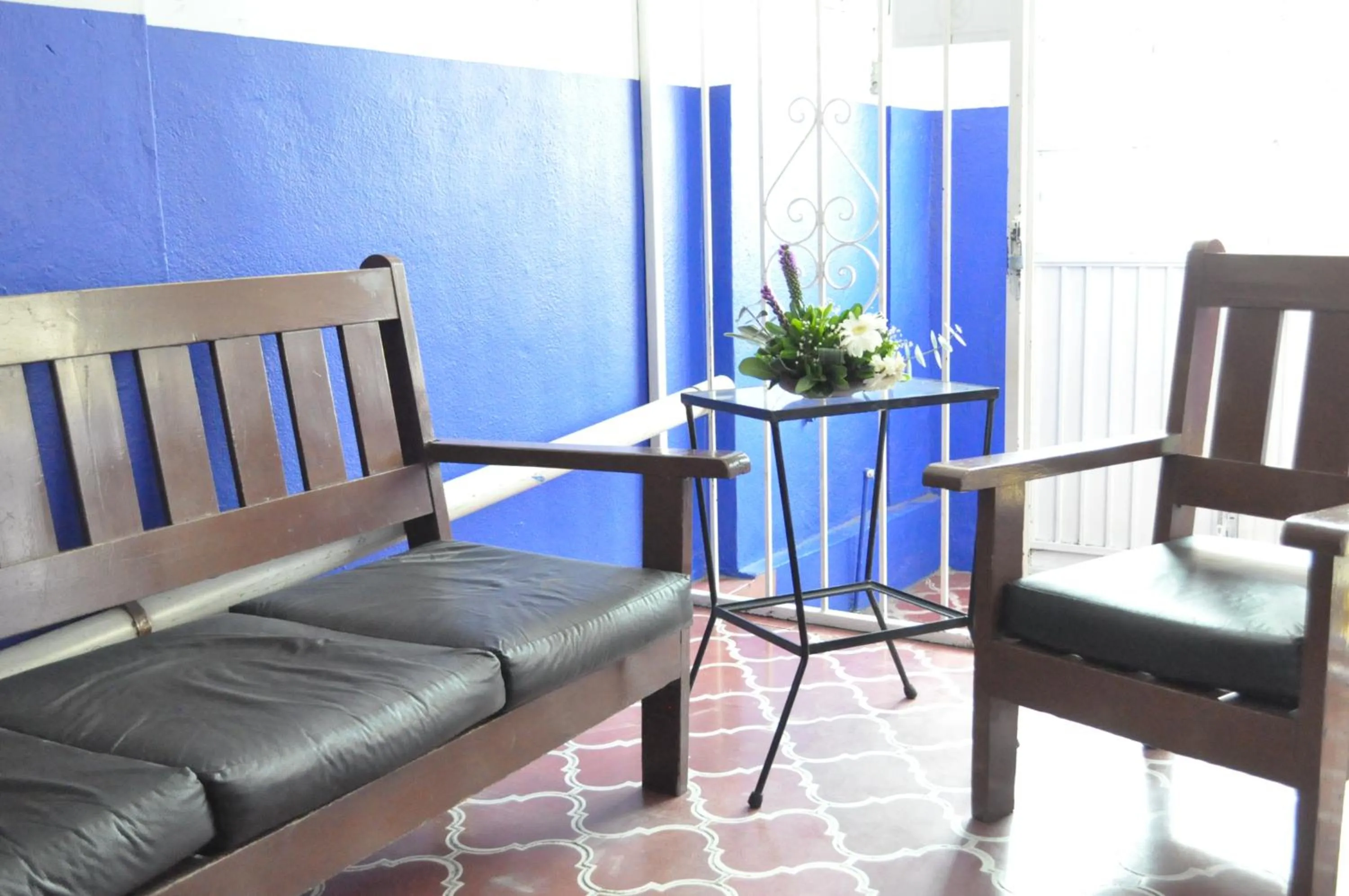 Communal lounge/ TV room in Hotel Metropolitan II