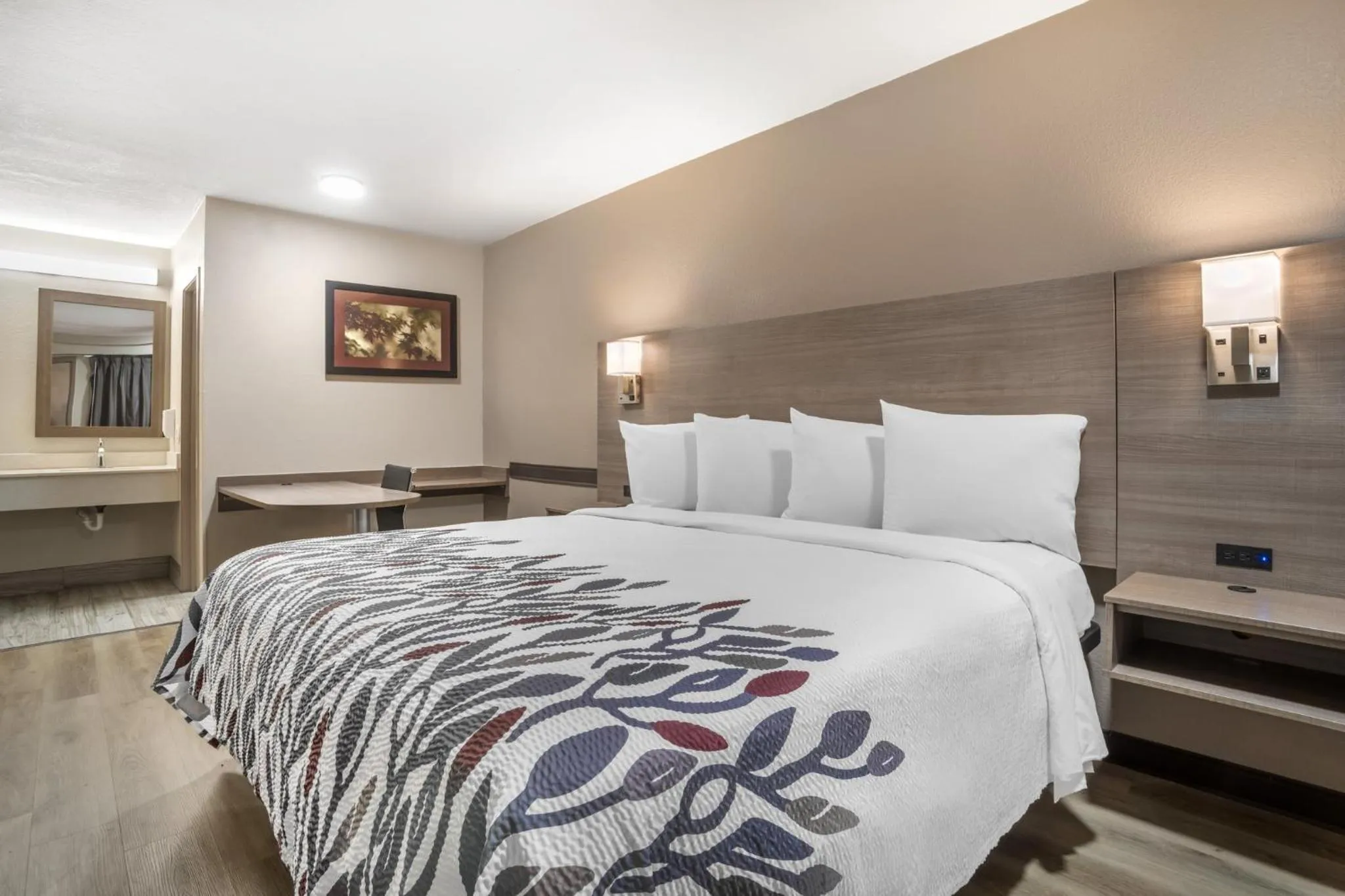 Bedroom, Bed in Red Roof Inn Greenville