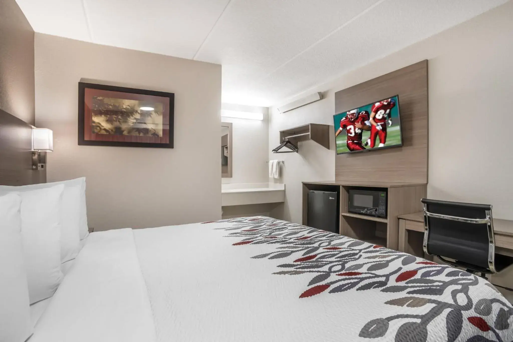 Photo of the whole room, Bed in Red Roof Inn Greenville Photo of the whole room, Bed in Red Roof Inn Greenville