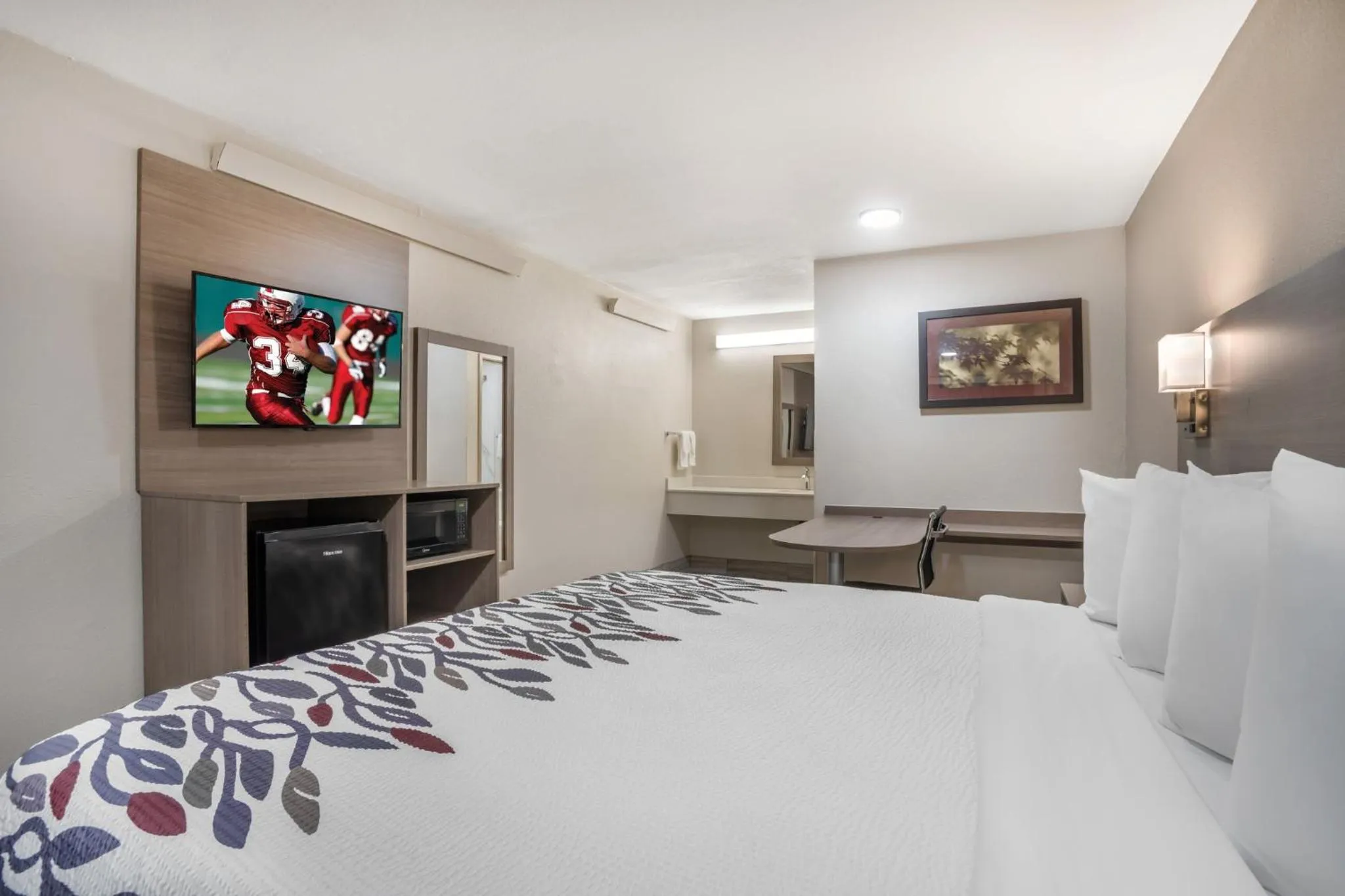 Bedroom, Bed in Red Roof Inn Greenville