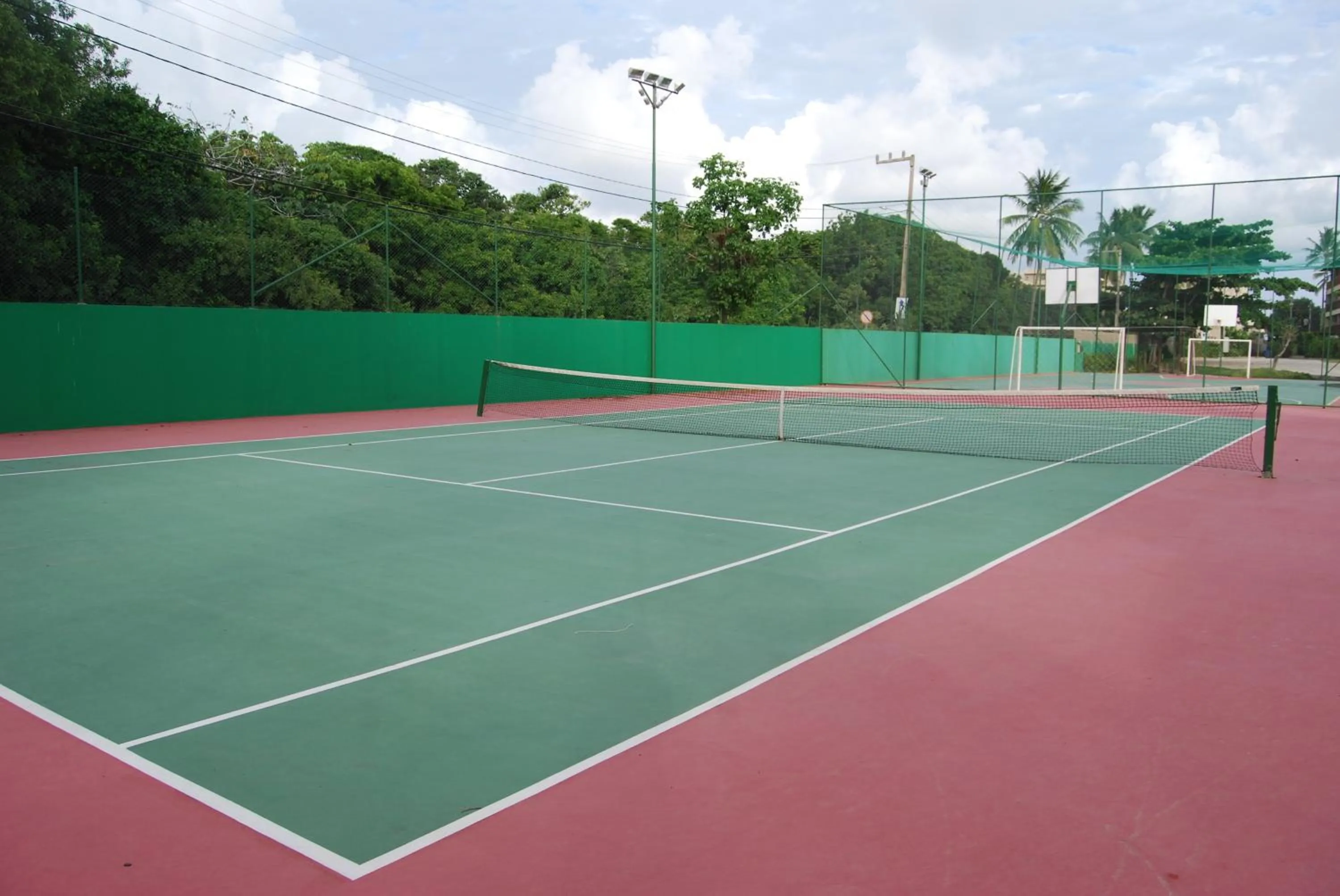 Tennis court in Flats Nannai Residence Vilas
