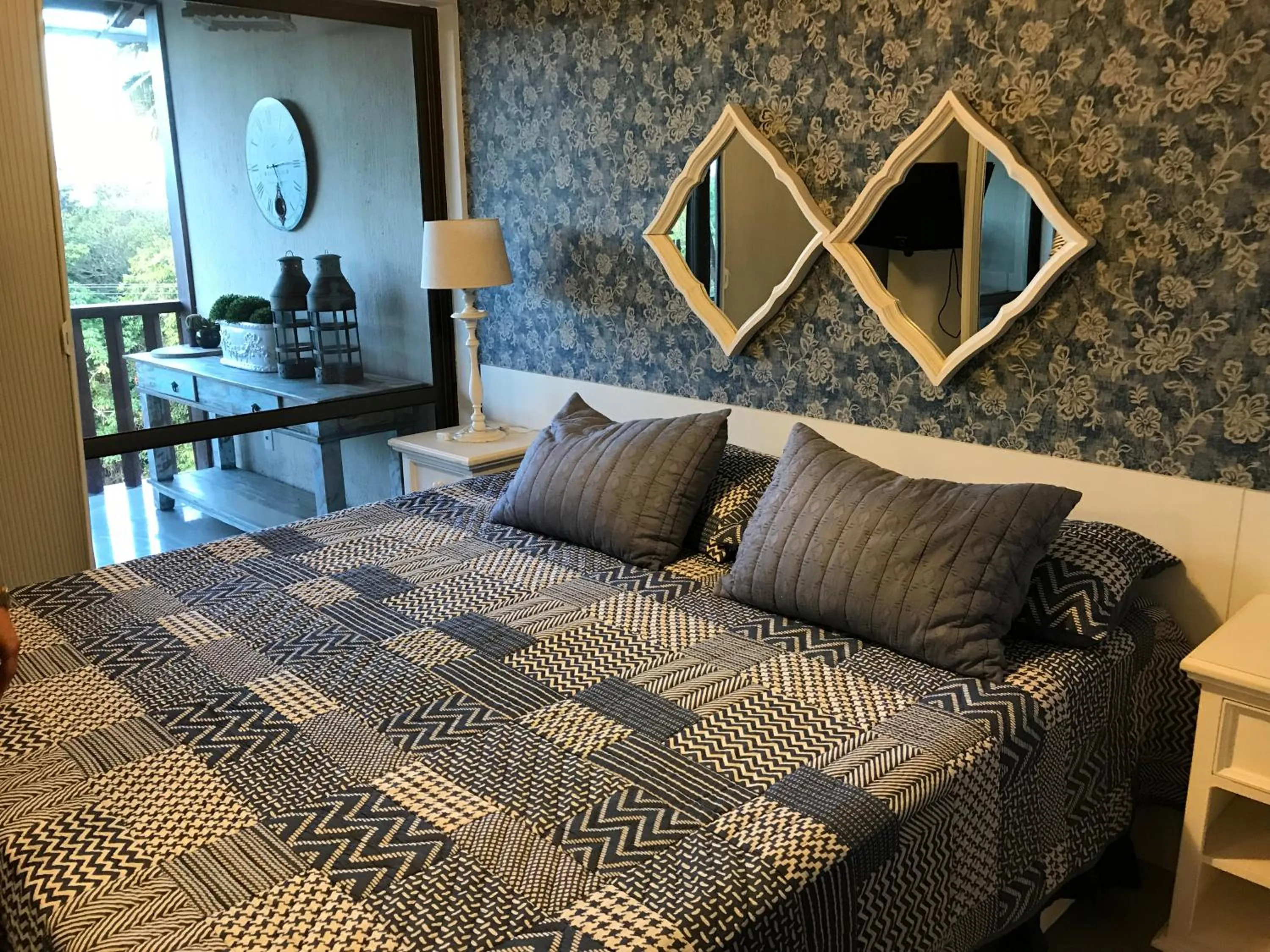 Bedroom, Bed in Flats Nannai Residence Vilas