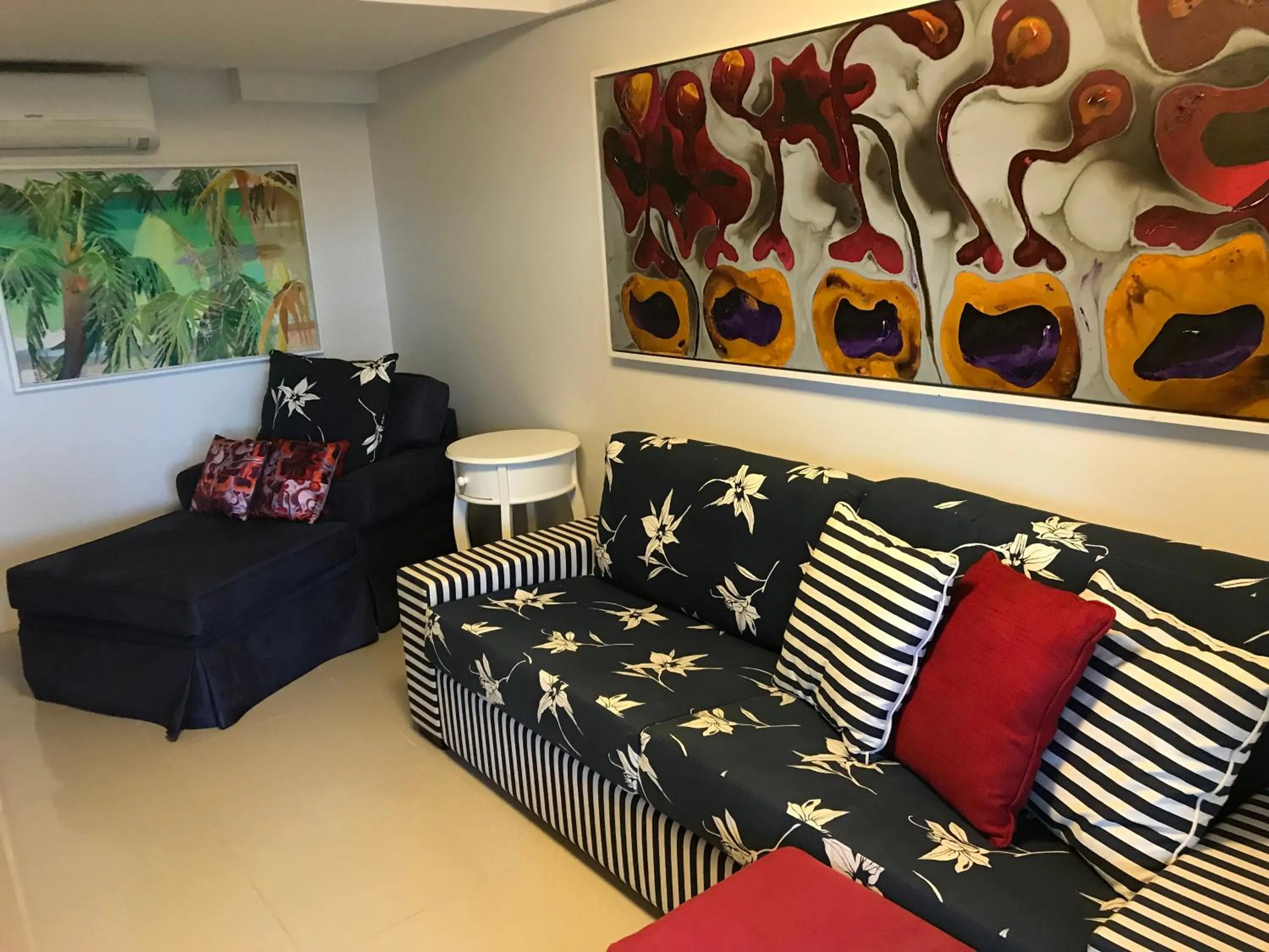 Decorative detail in Flats Nannai Residence Vilas