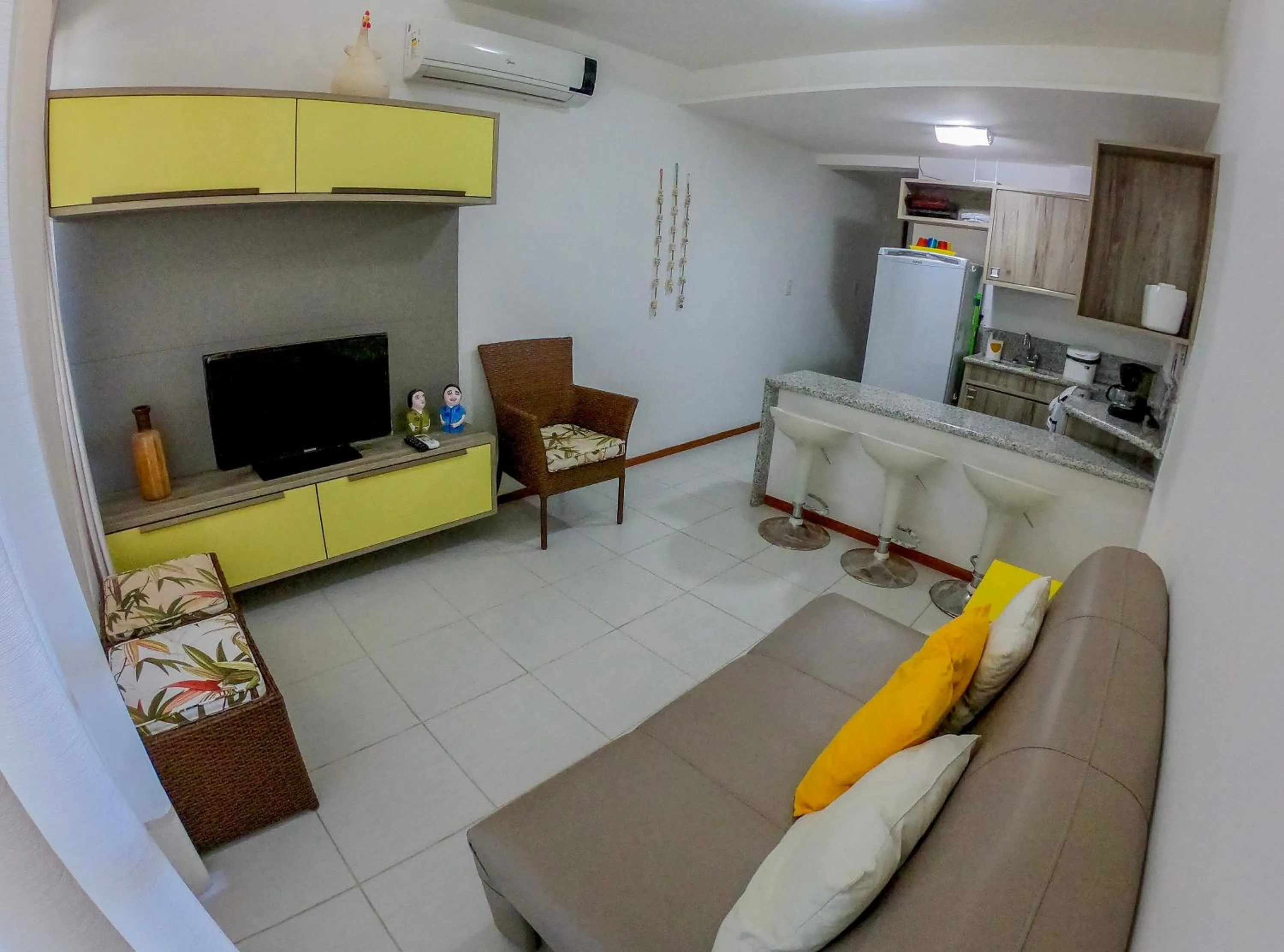 Communal kitchen in Flats Nannai Residence Vilas