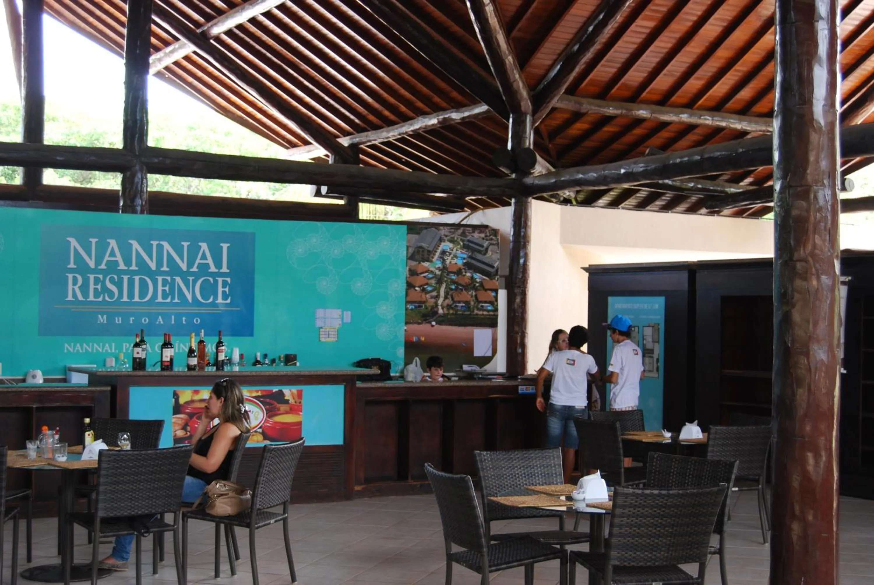 Restaurant/places to eat in Flats Nannai Residence Vilas