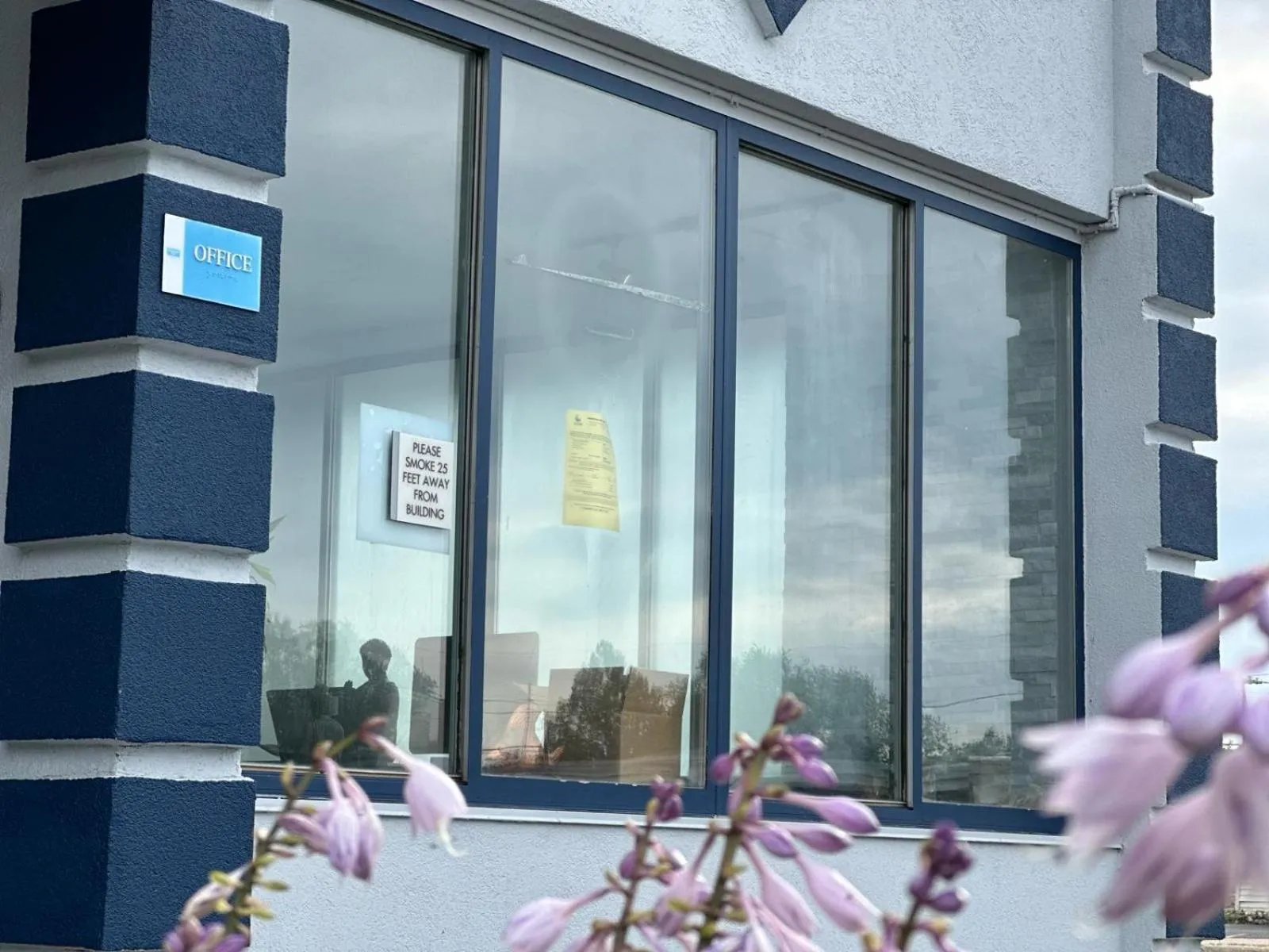 Property building in Rodeway inn St Joseph