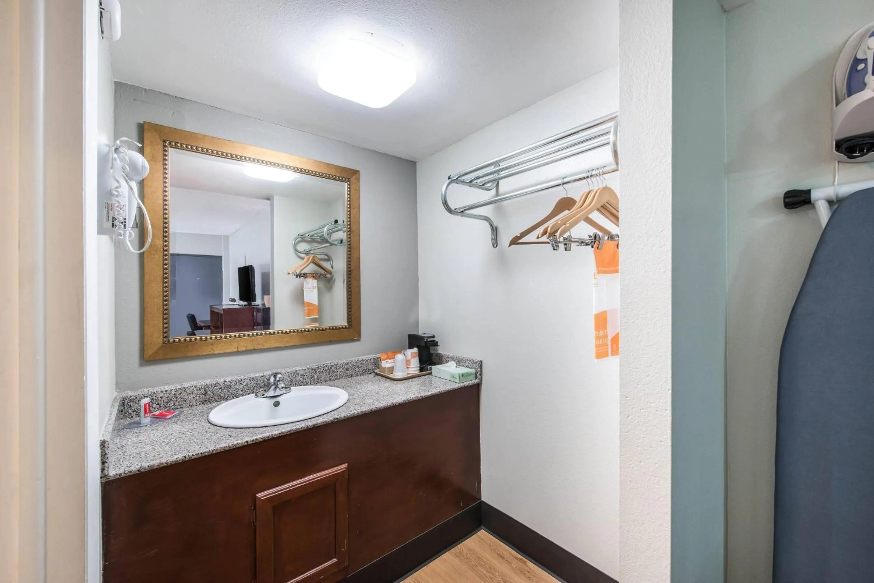 Bedroom in Rodeway Inn St Joseph
