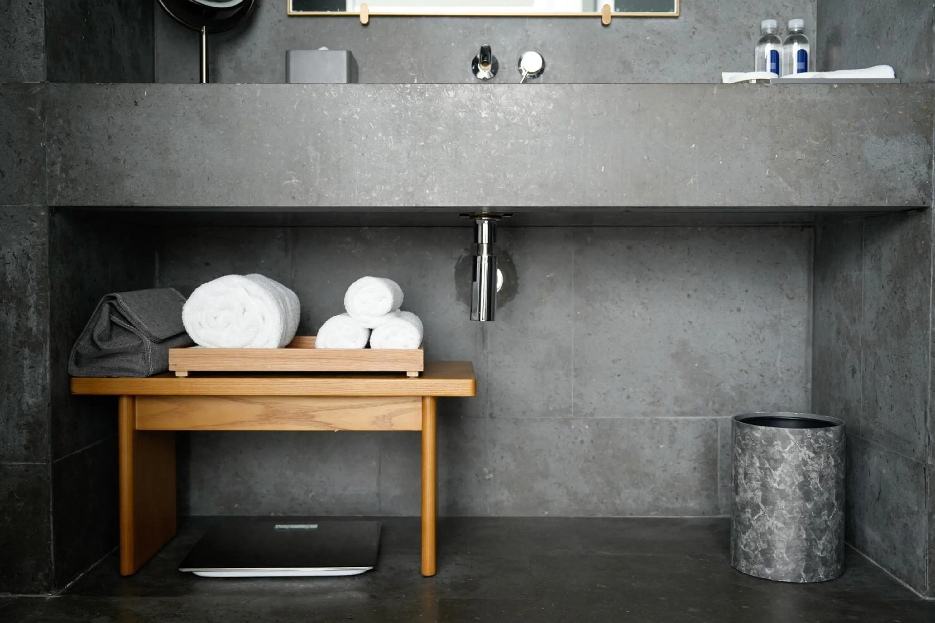 Property building in Artyzen NEW BUND 31 Shanghai Qiantan