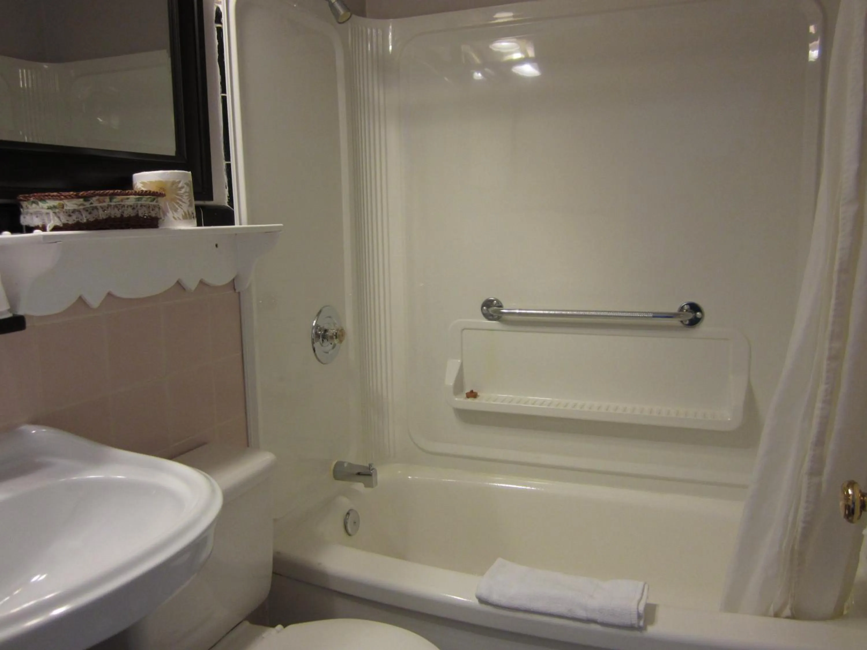 Bathroom in Winsome Inn