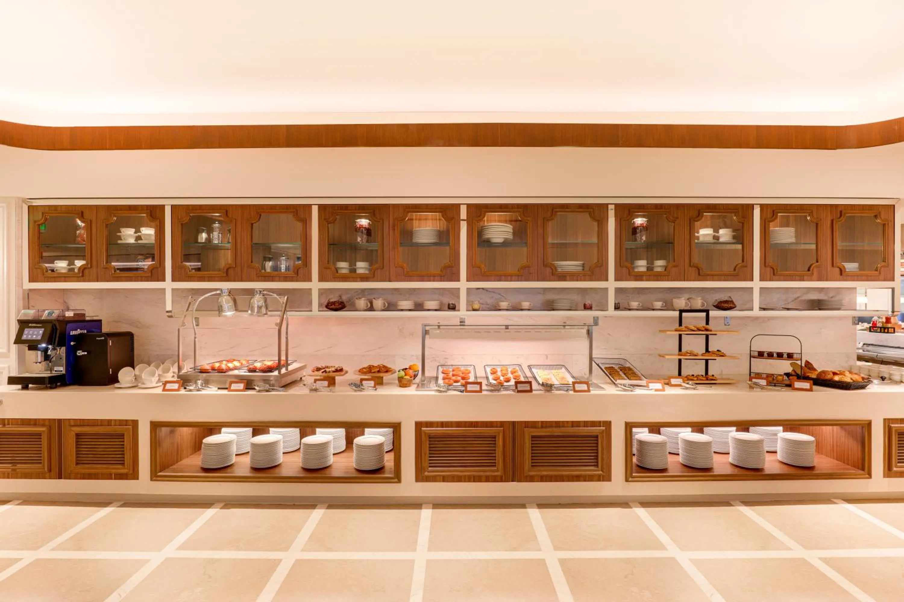 Restaurant/places to eat in Aurika, Mumbai International Airport - Luxury by Lemon Tree Hotels