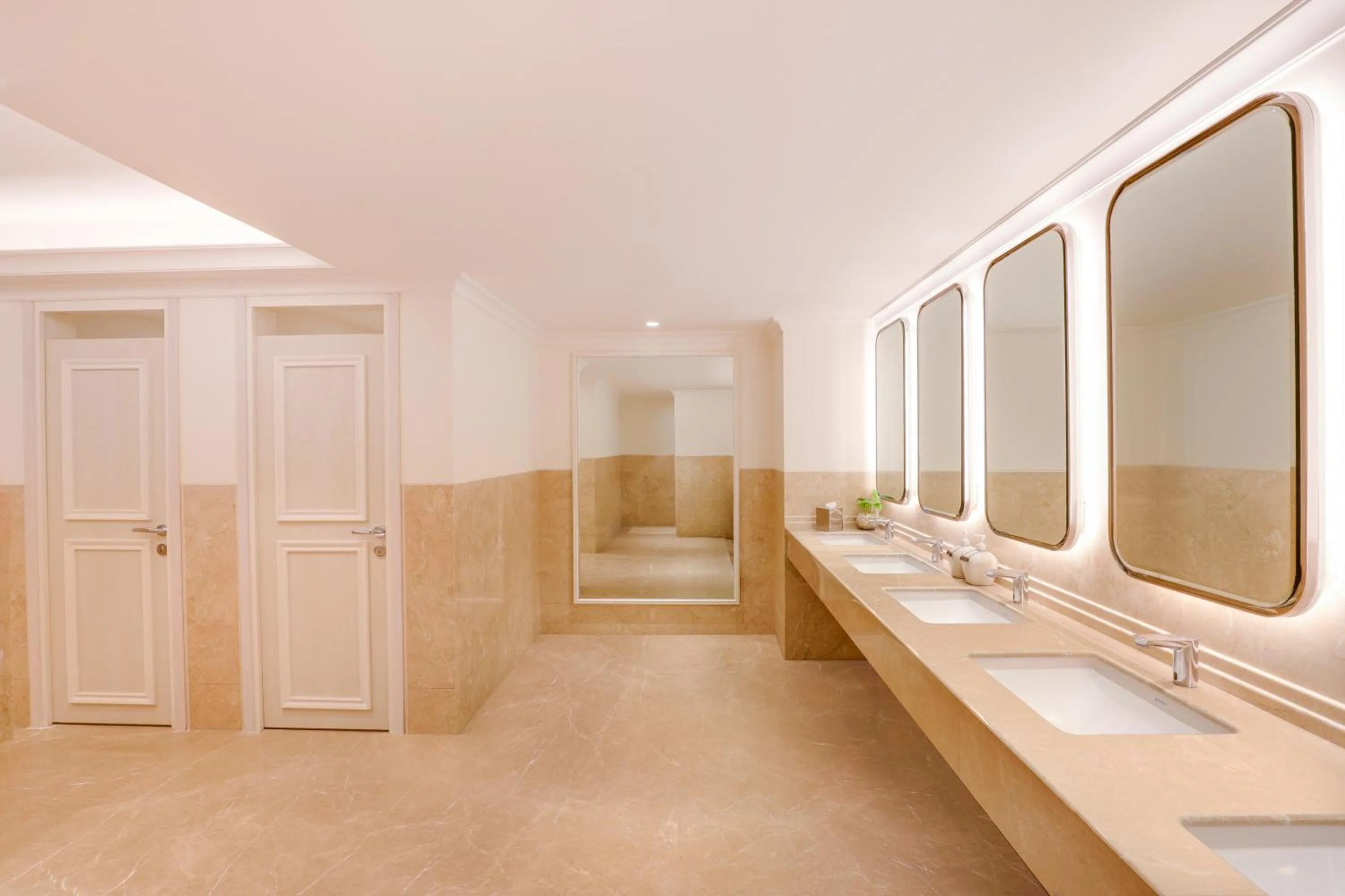 Bathroom in Aurika, Mumbai International Airport - Luxury by Lemon Tree Hotels