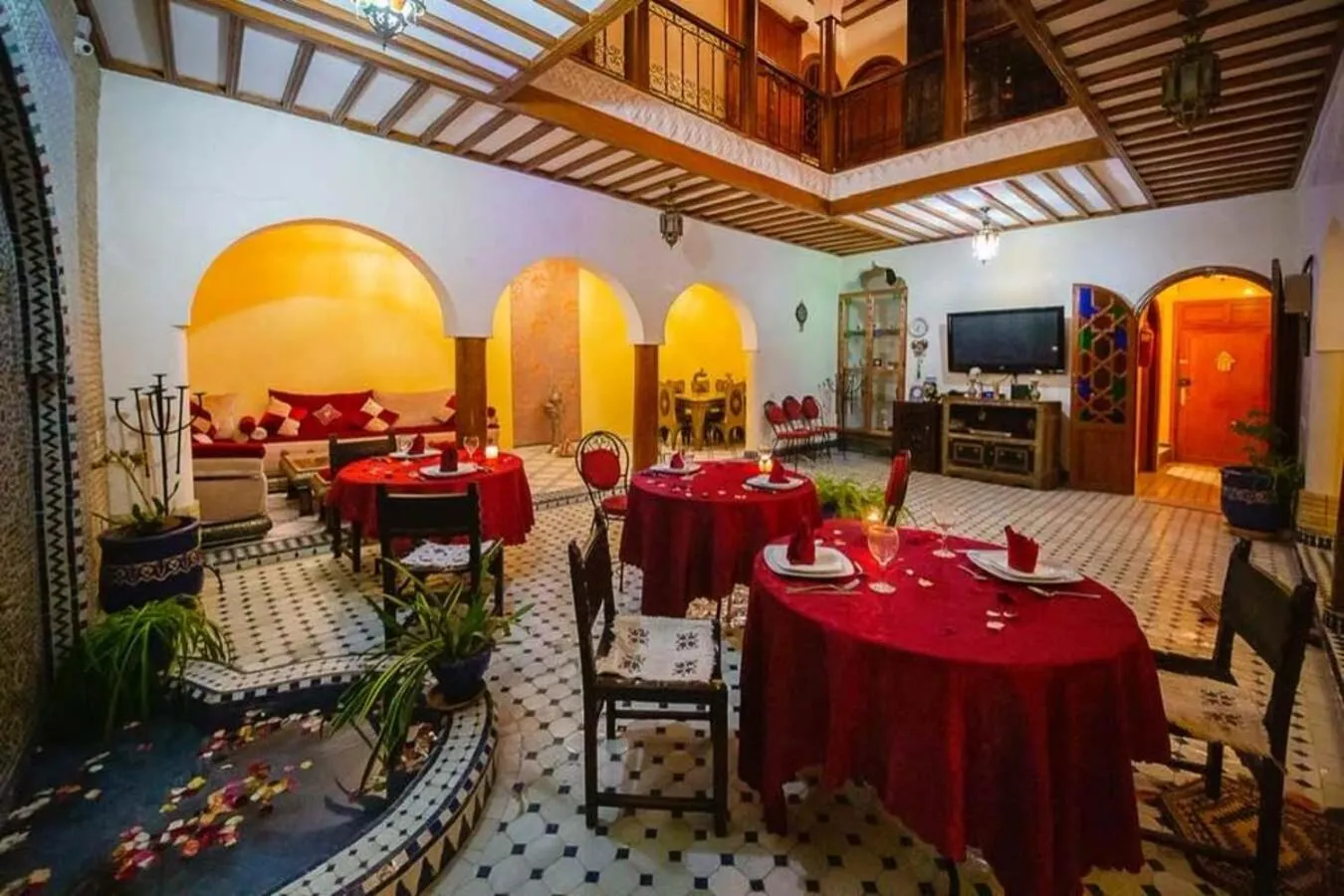 Restaurant/places to eat in La lune de Marrakech Riad