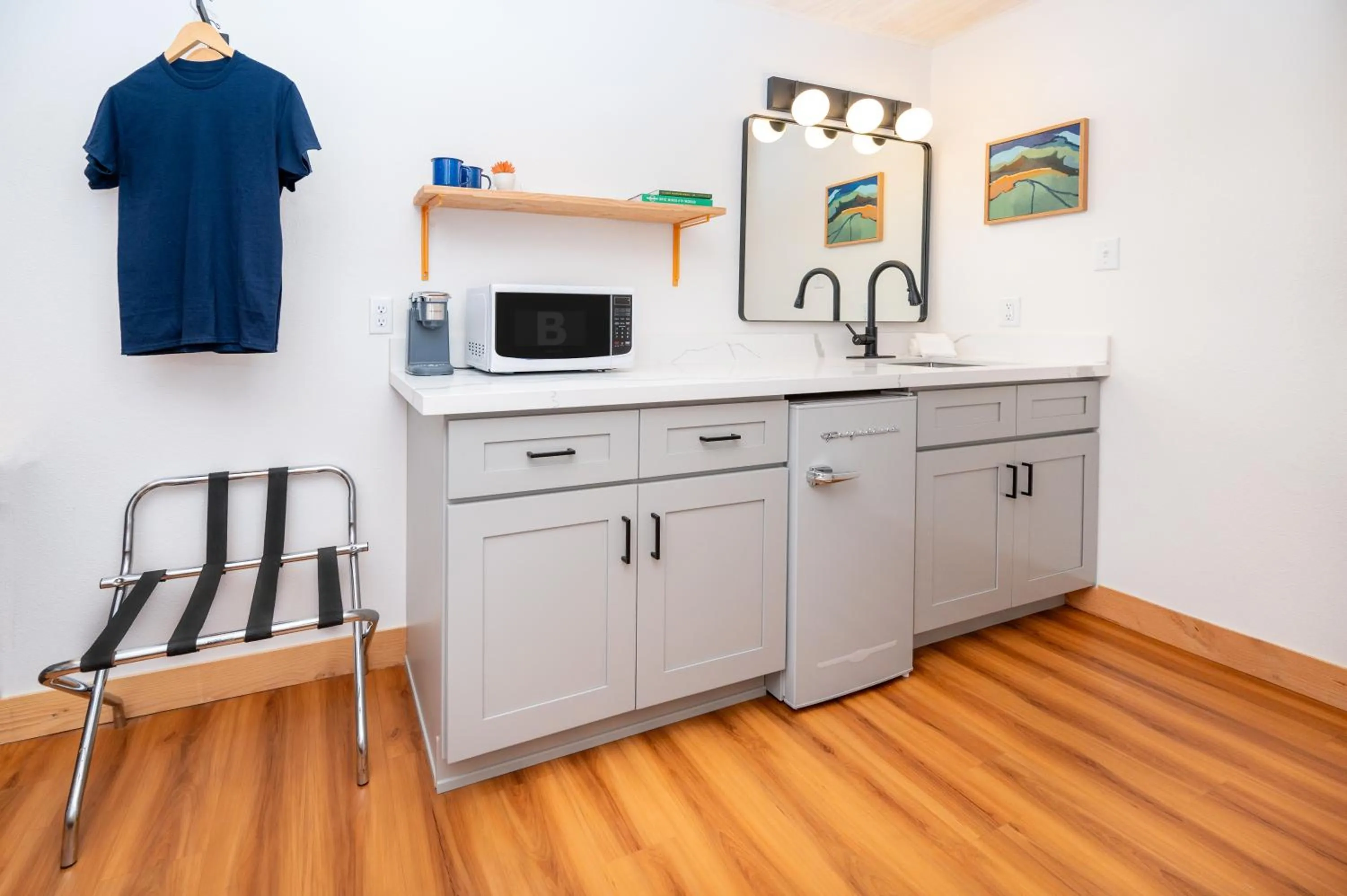 Kitchen or kitchenette in Anacortes Inn