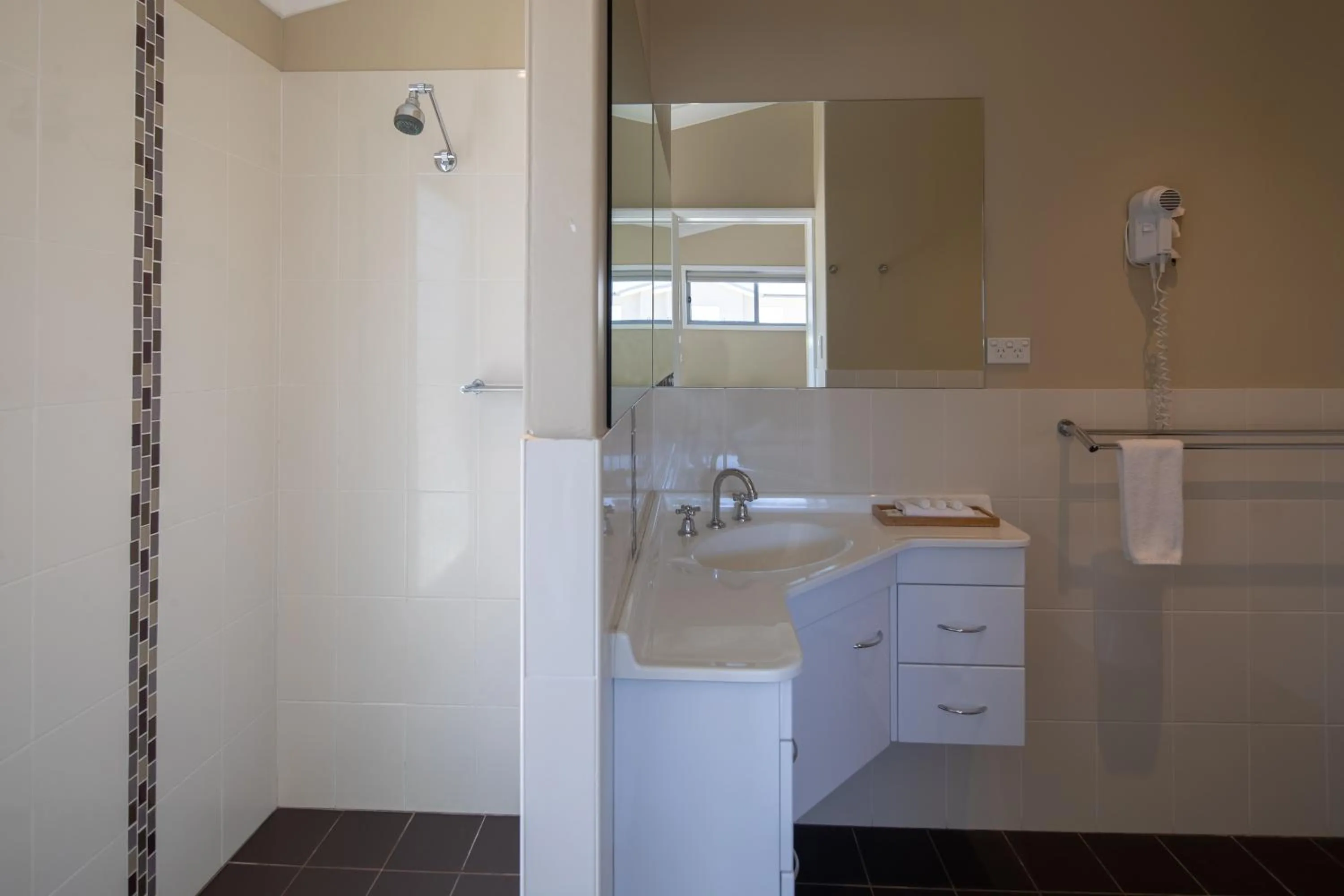 Kitchen or kitchenette in Ingenia Holidays Hunter Valley