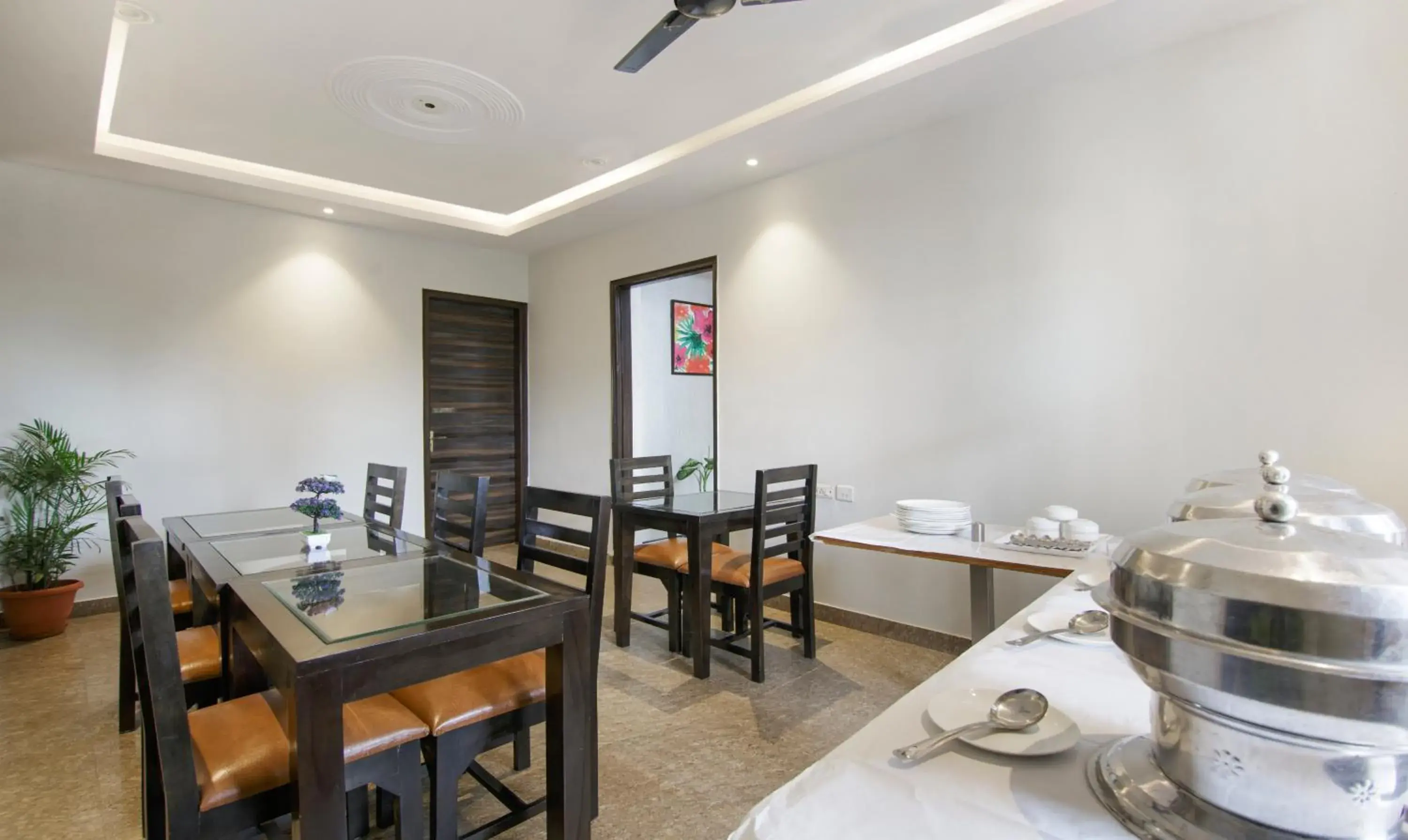 Restaurant/places to eat in Treebo Swastika Premium Restaurant/places to eat in Treebo Swastika Premium