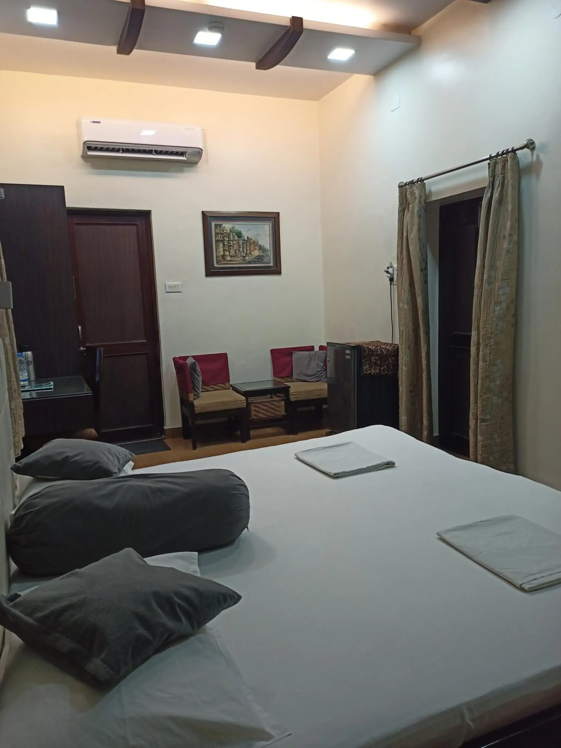 Premium Double Room (Includes Ganga Aarti and Darshan assistance to Kashi Vishwanath Temple) in Hotel Alka Premium Double Room (Includes Ganga Aarti and Darshan assistance to Kashi Vishwanath Temple) in Hotel Alka