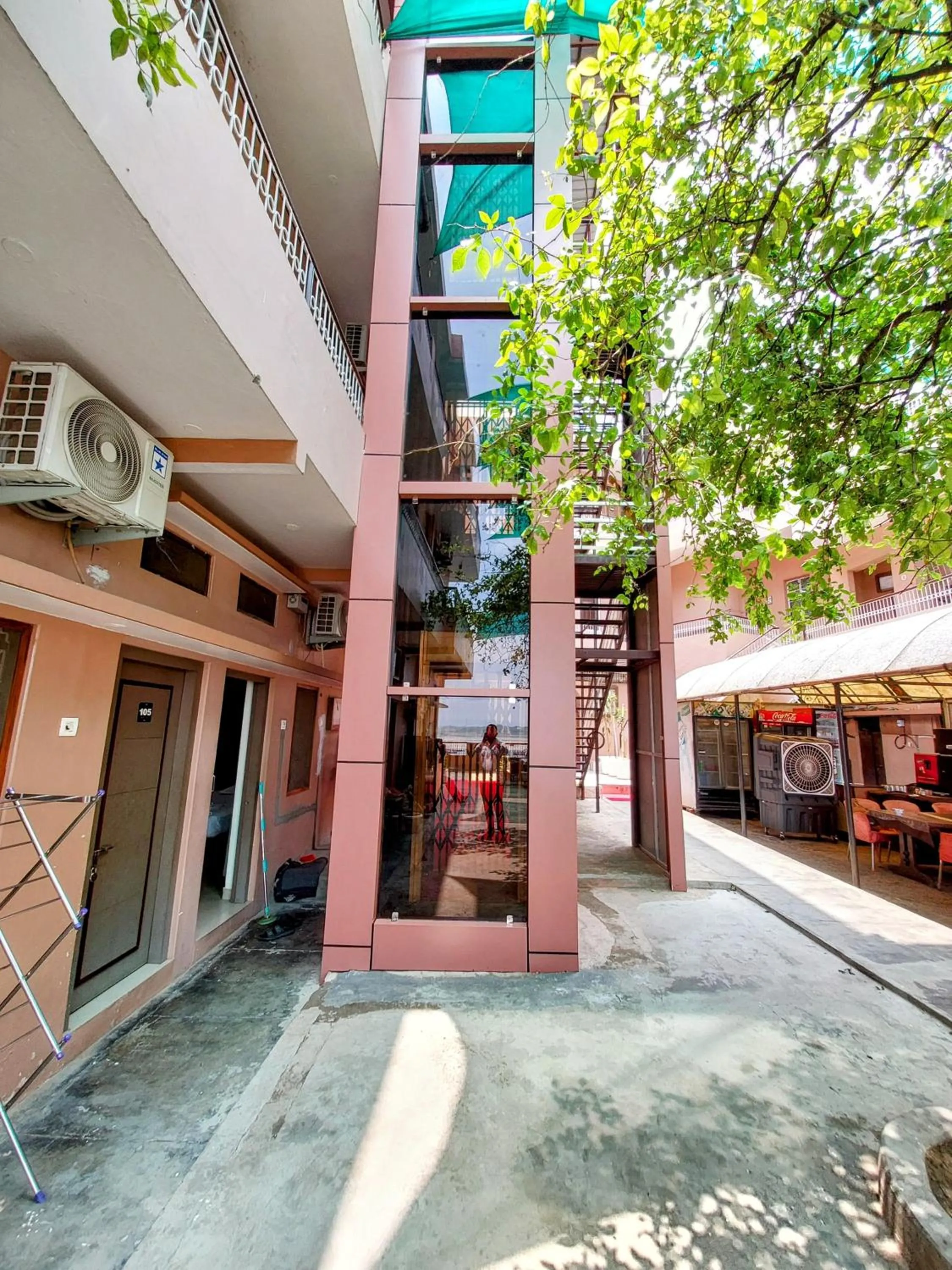 Facade/entrance in Hotel Alka