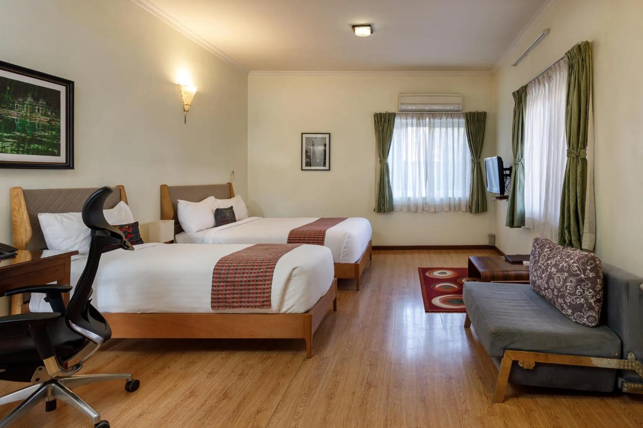 Bedroom, Bed in Shaligram Hotel