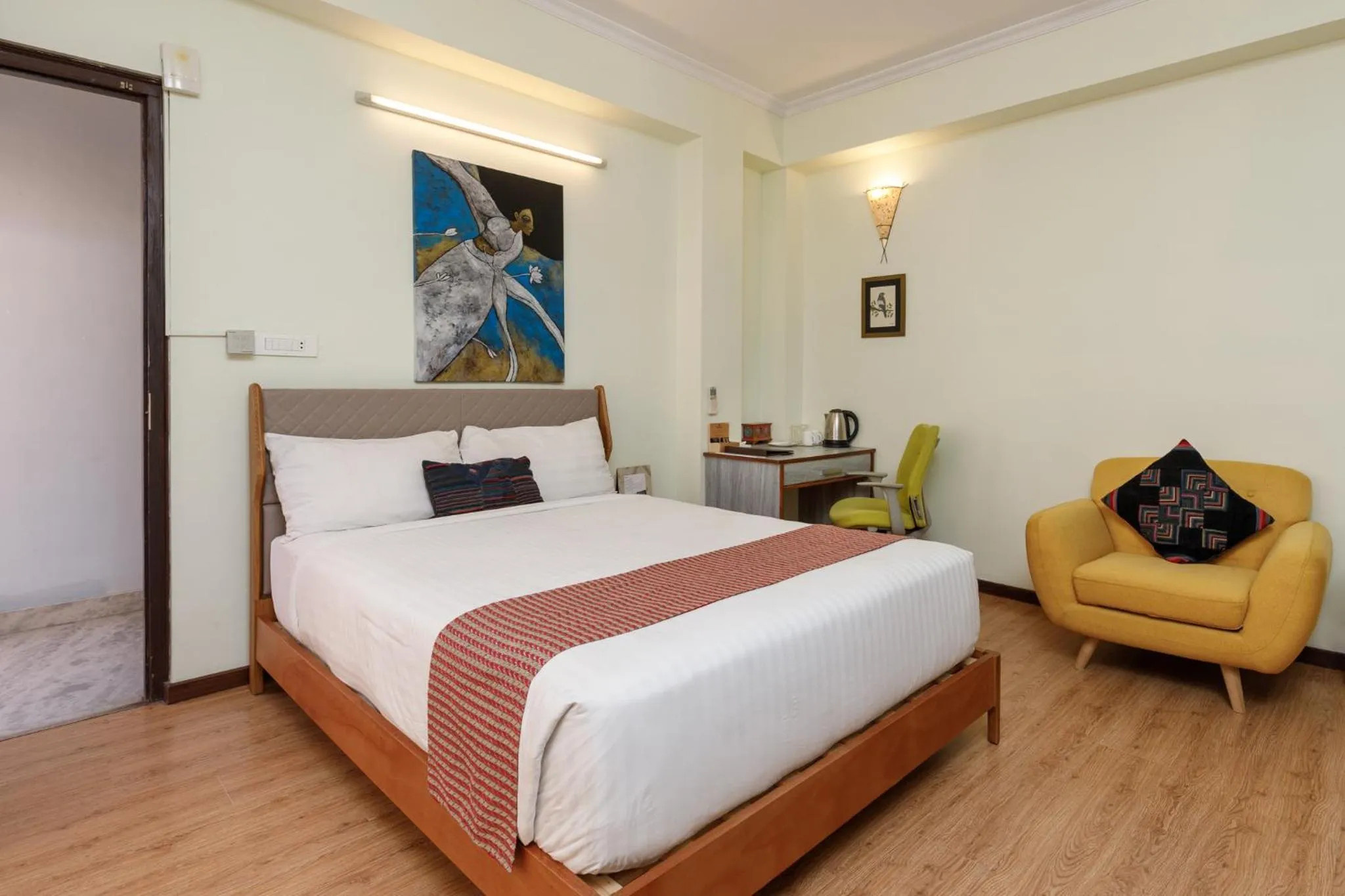 Bedroom, Bed in Shaligram Hotel