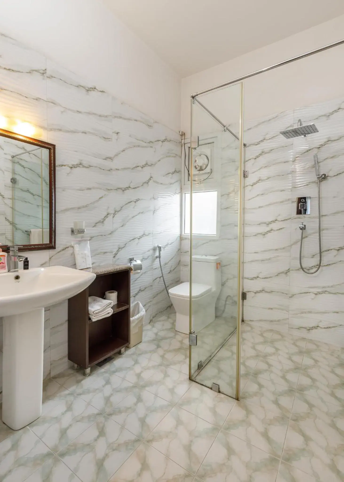 Deluxe Twin Room in Shaligram Hotel Deluxe Twin Room in Shaligram Hotel