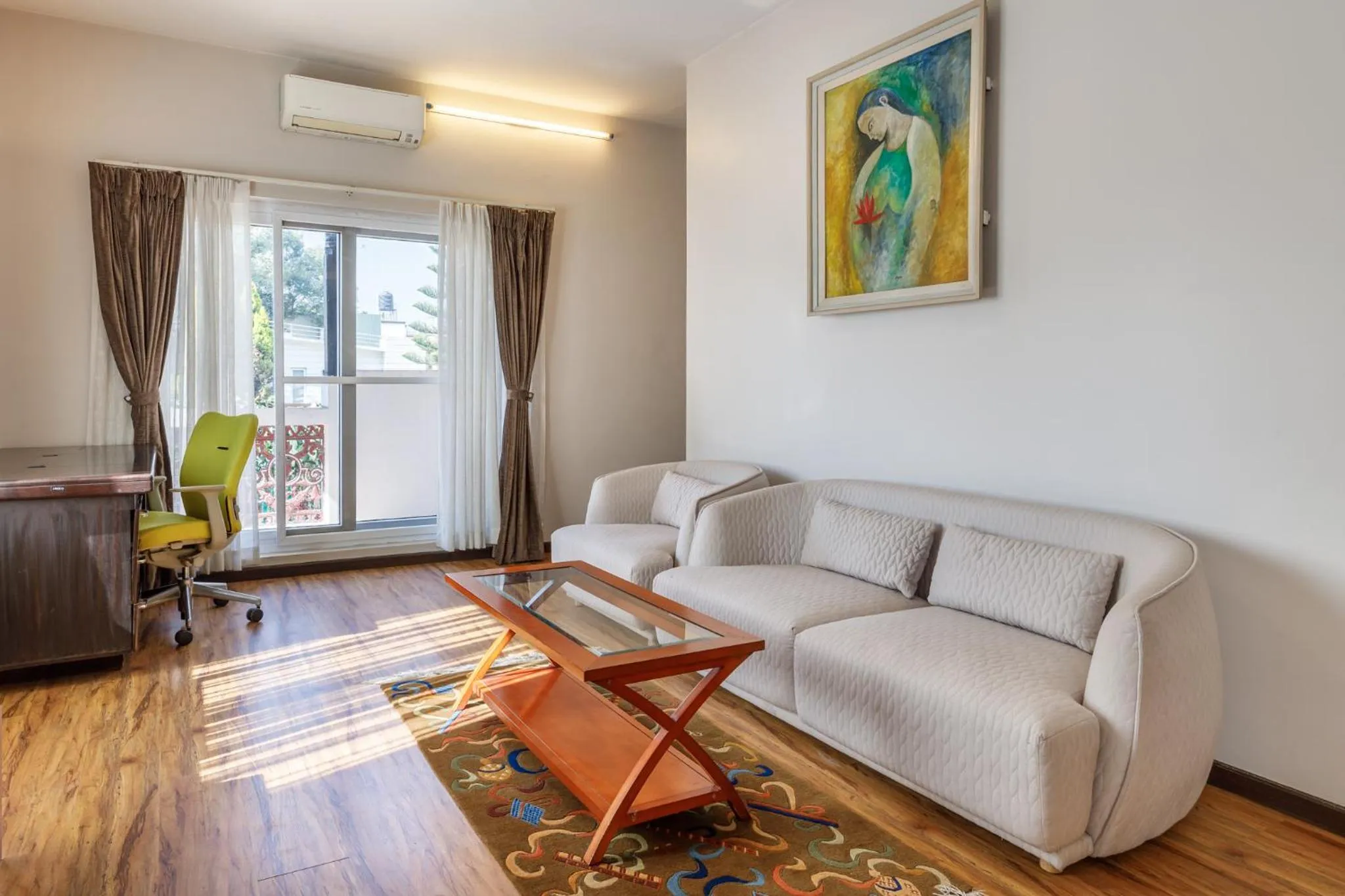 Living room in Shaligram Hotel