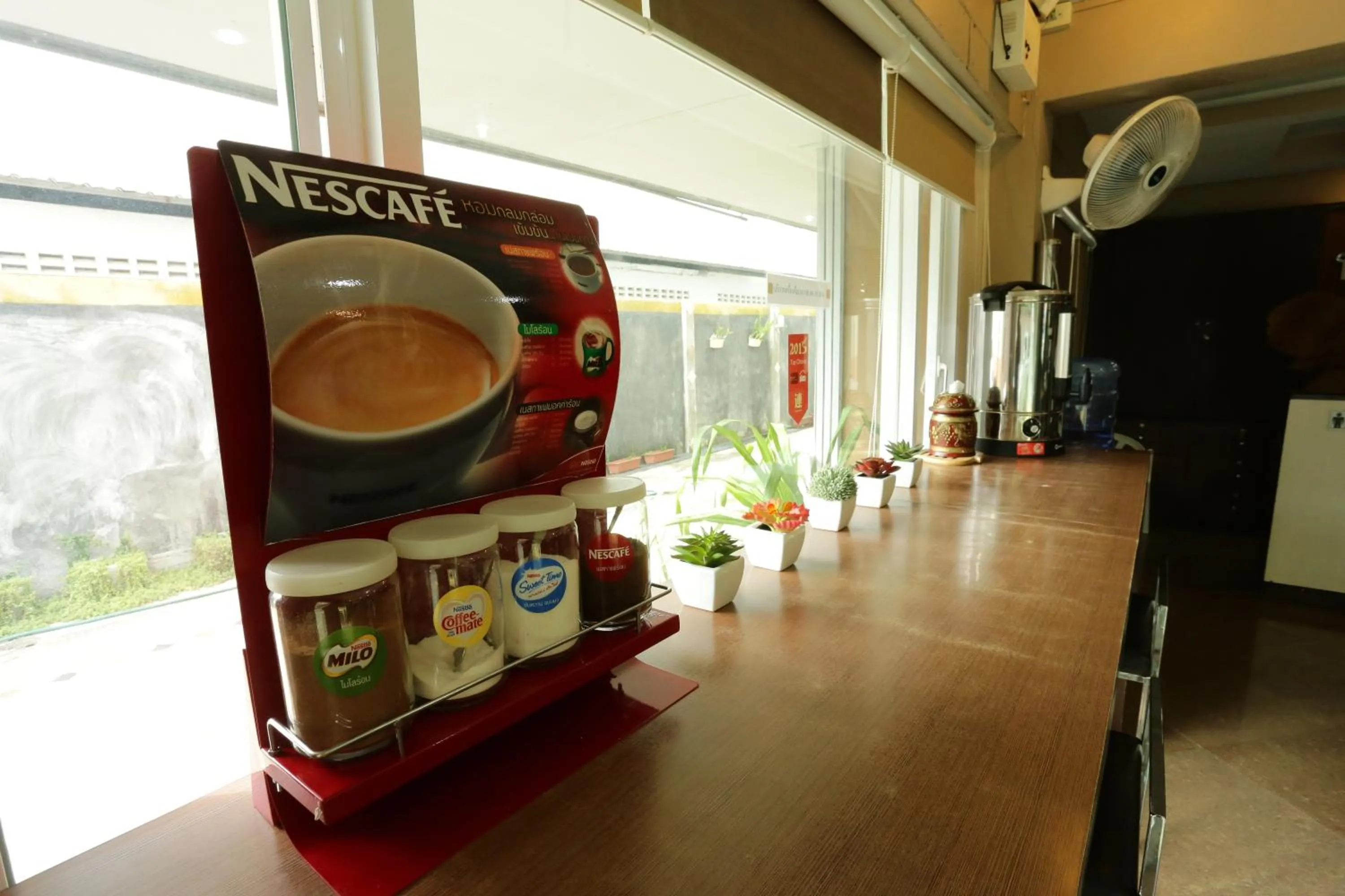 Restaurant/places to eat in Puangpech Place