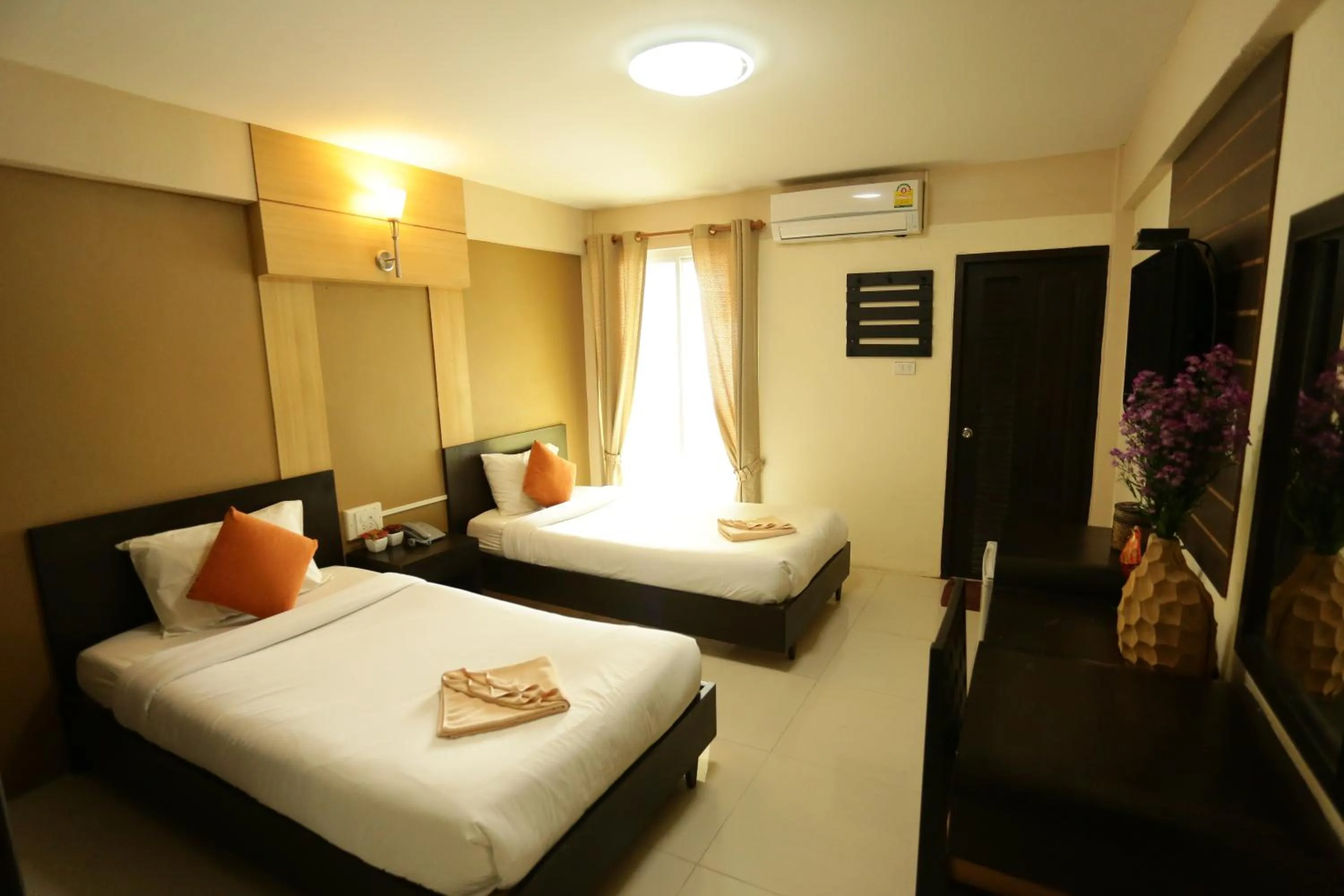 Bed in Puangpech Place