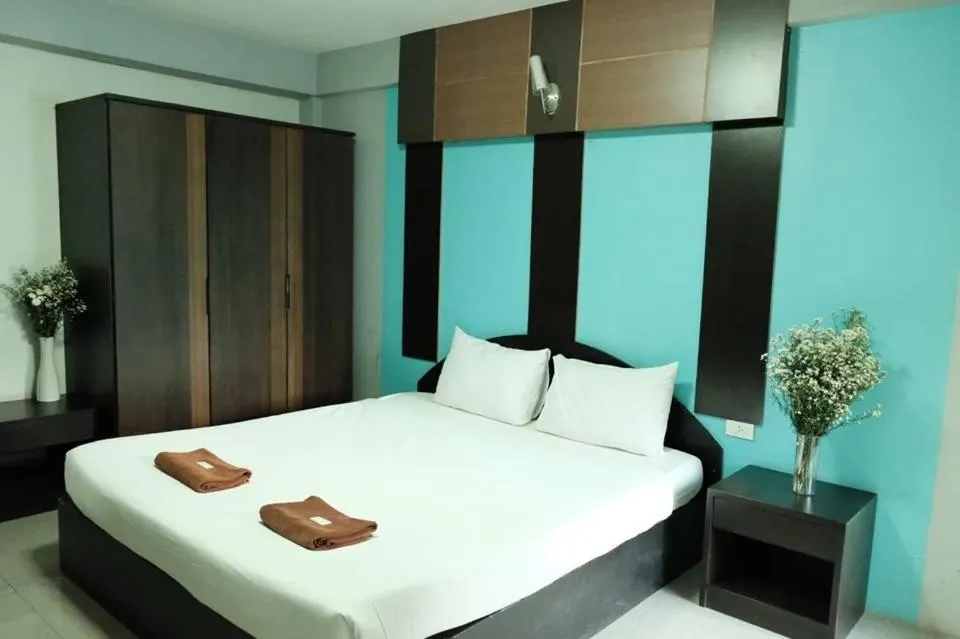 Bed in Puangpech Place