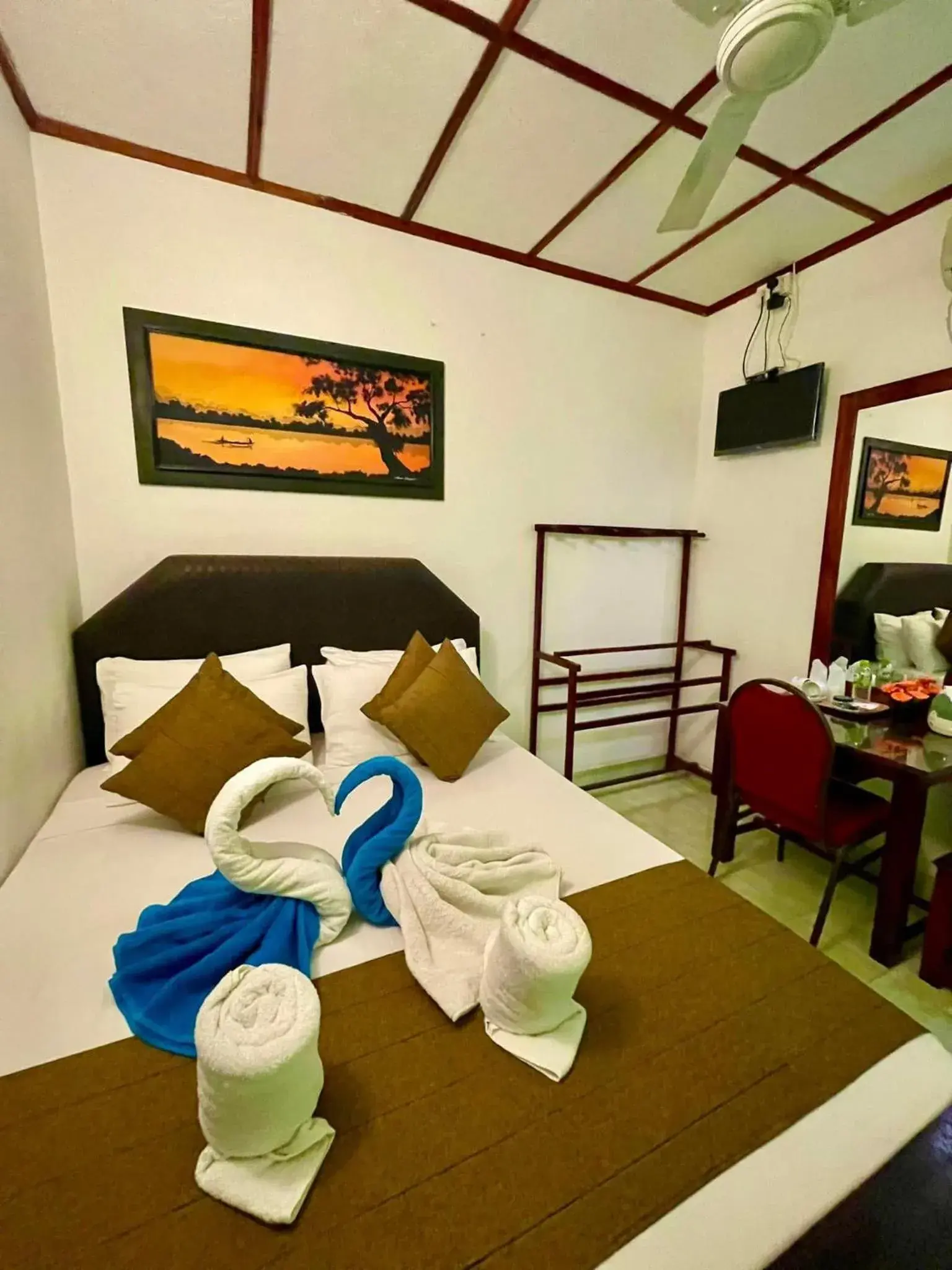 Deluxe Double Room - single occupancy in Thilaka City Hotel Deluxe Double Room - single occupancy in Thilaka City Hotel