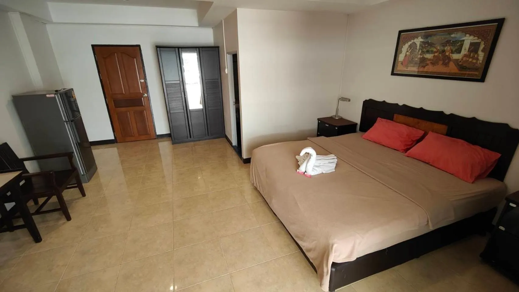 Photo of the whole room, Bed in Orient House