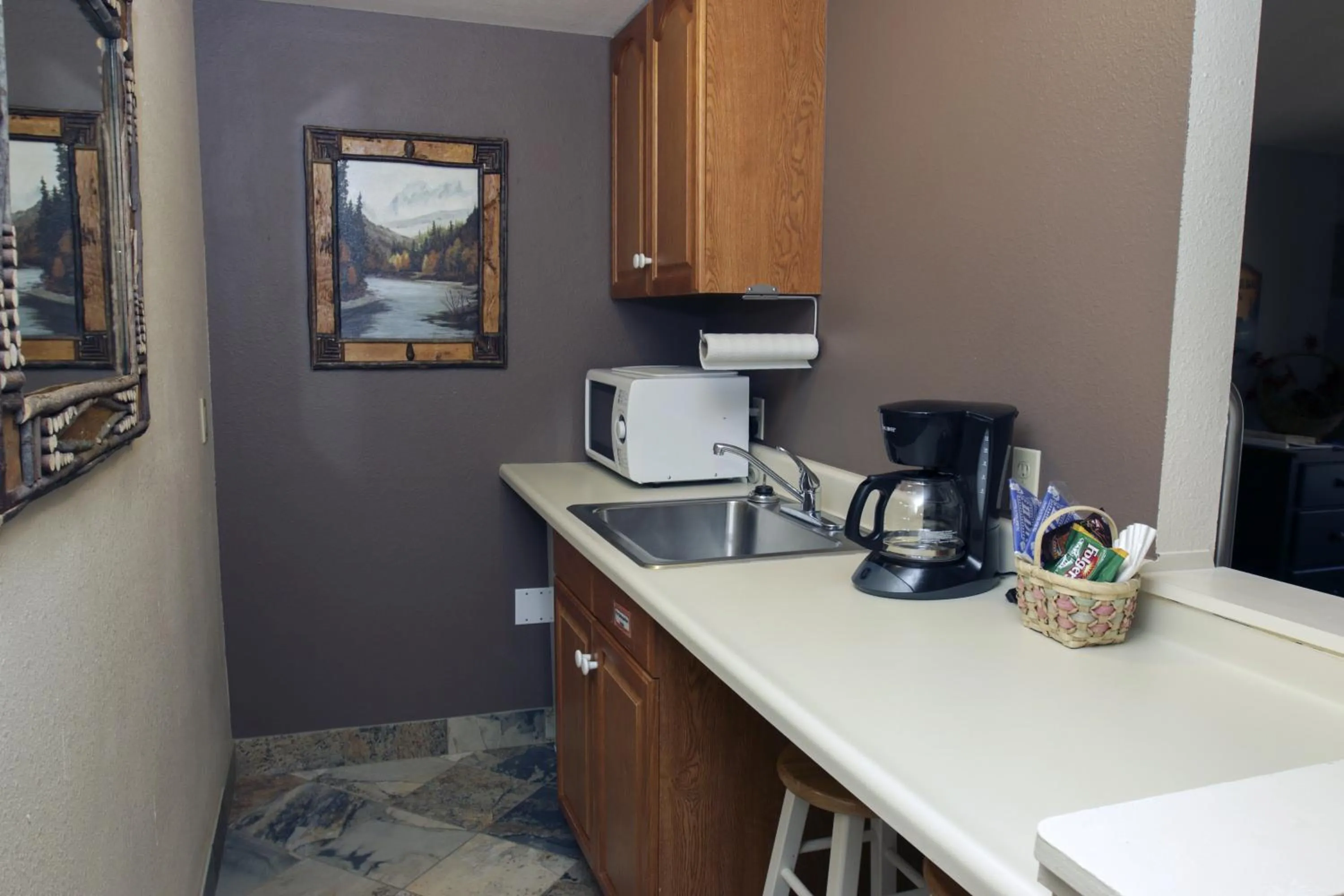 Kitchen or kitchenette in Fawn Valley Inn- 102 condo