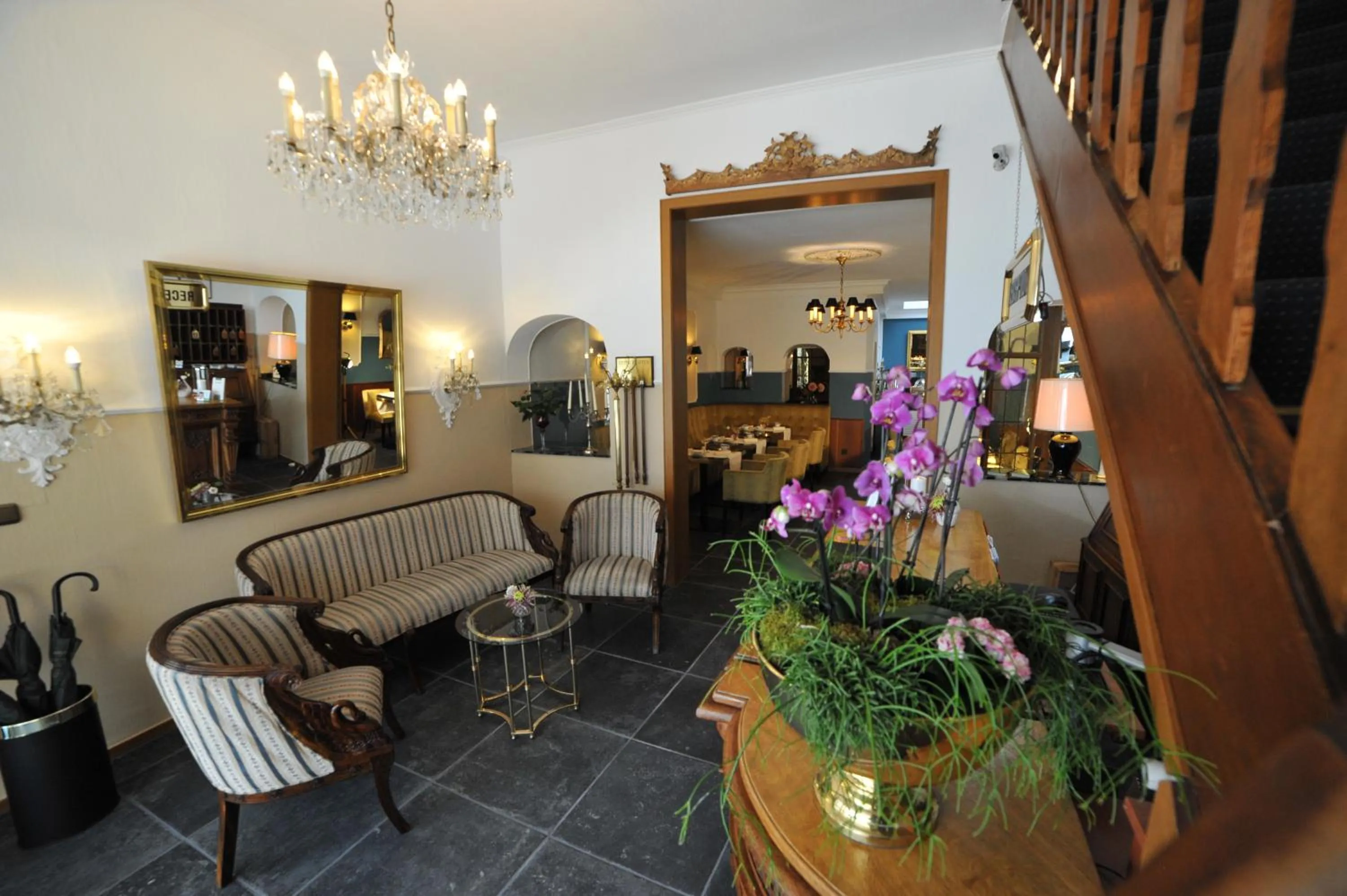 Lobby or reception in Hotel Rheinischer Hof