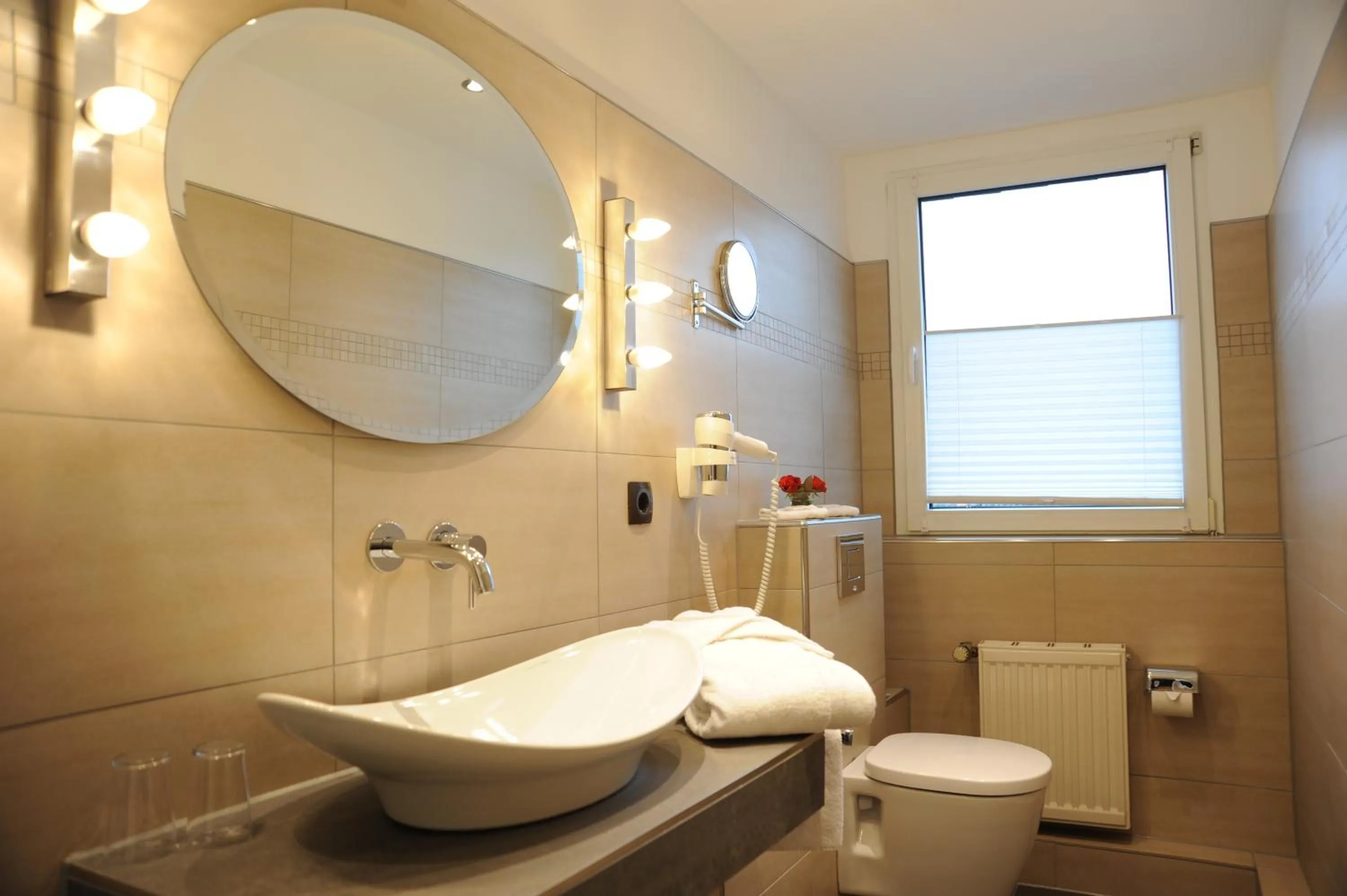 Bathroom in Hotel Rheinischer Hof